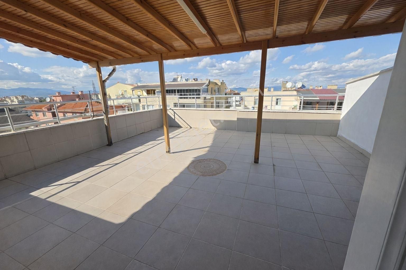 Uncubozköy Merkezde Fırsat! 5+1 | 180m² | Keyifli Çift Teraslı Dubleks/daire - Görsel 13