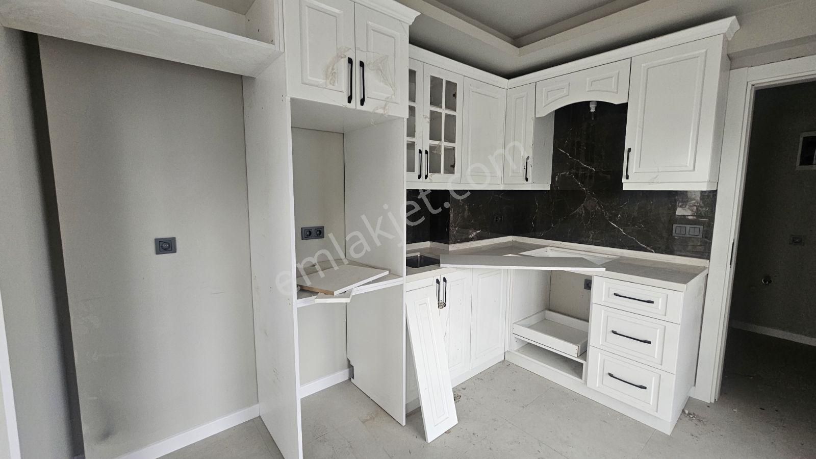 Ayb Gayrimenkulden Cami Mahallesinde Satılık 1+1 Sıfır Daire