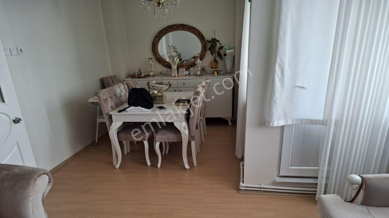 Bahçelievlerde 3+1 Temiz 2.kat - Görsel 2