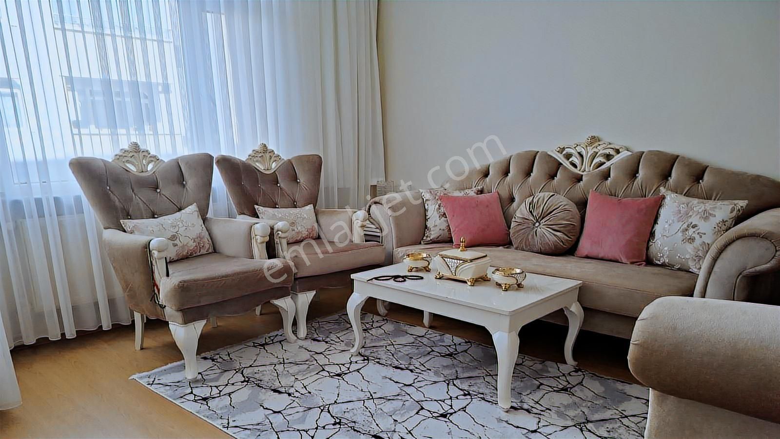 Bahçelievlerde 3+1 Temiz 2.kat