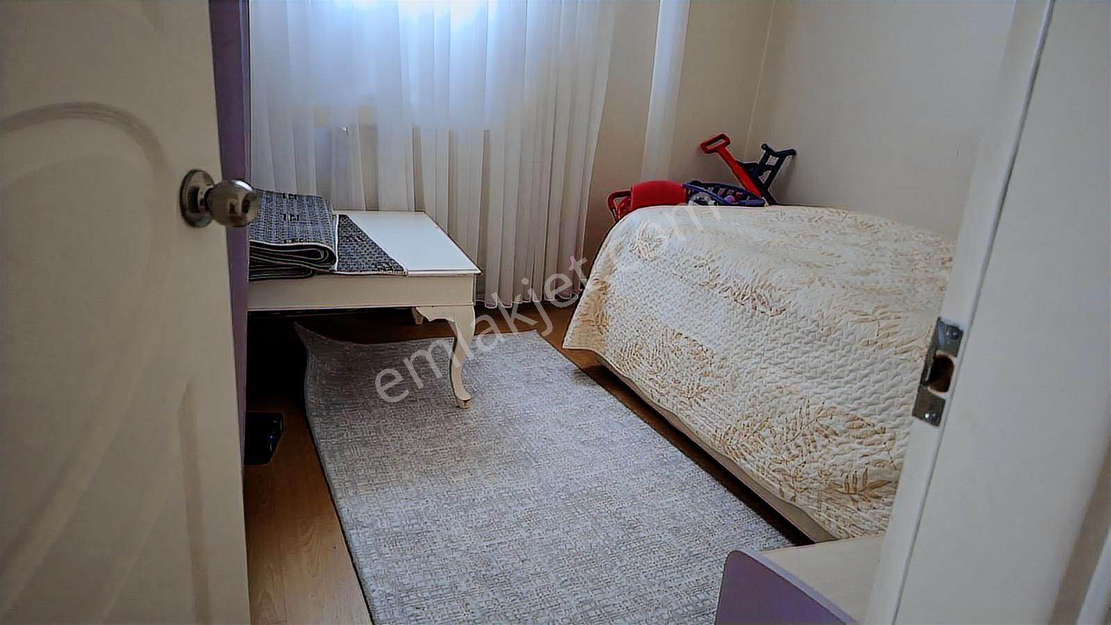 Bahçelievlerde 3+1 Temiz 2.kat - Görsel 13