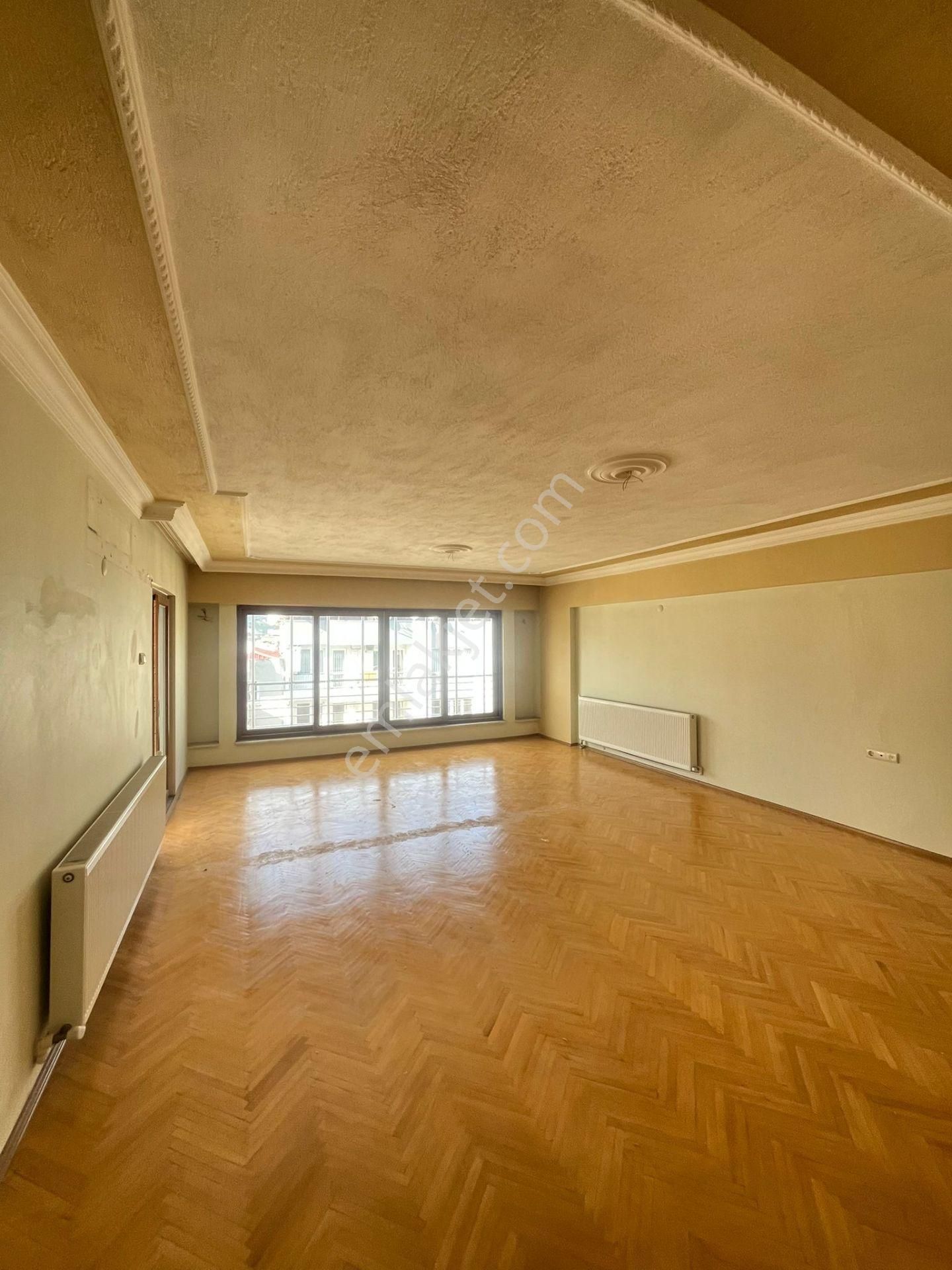 Atatürk Bulvarı Üzerin De Satılık 4+1 240 M² Satılık Daire ! ! !