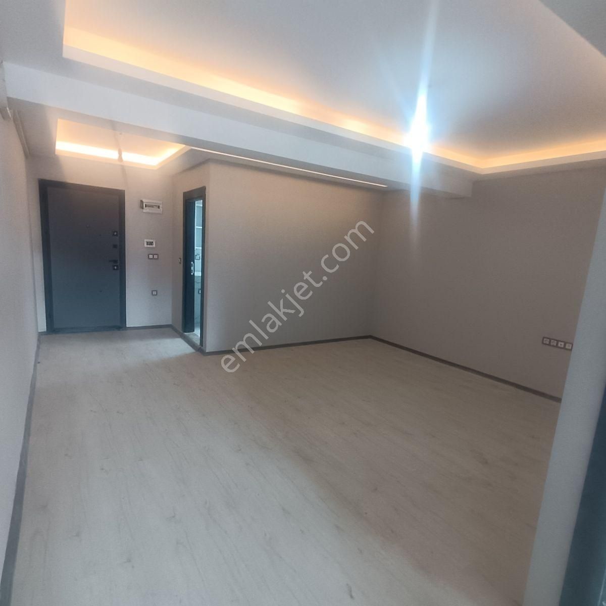 Lenora Gayrimenkül'den Ayrancılar Çarşıda 1+1 Kiralık Daire