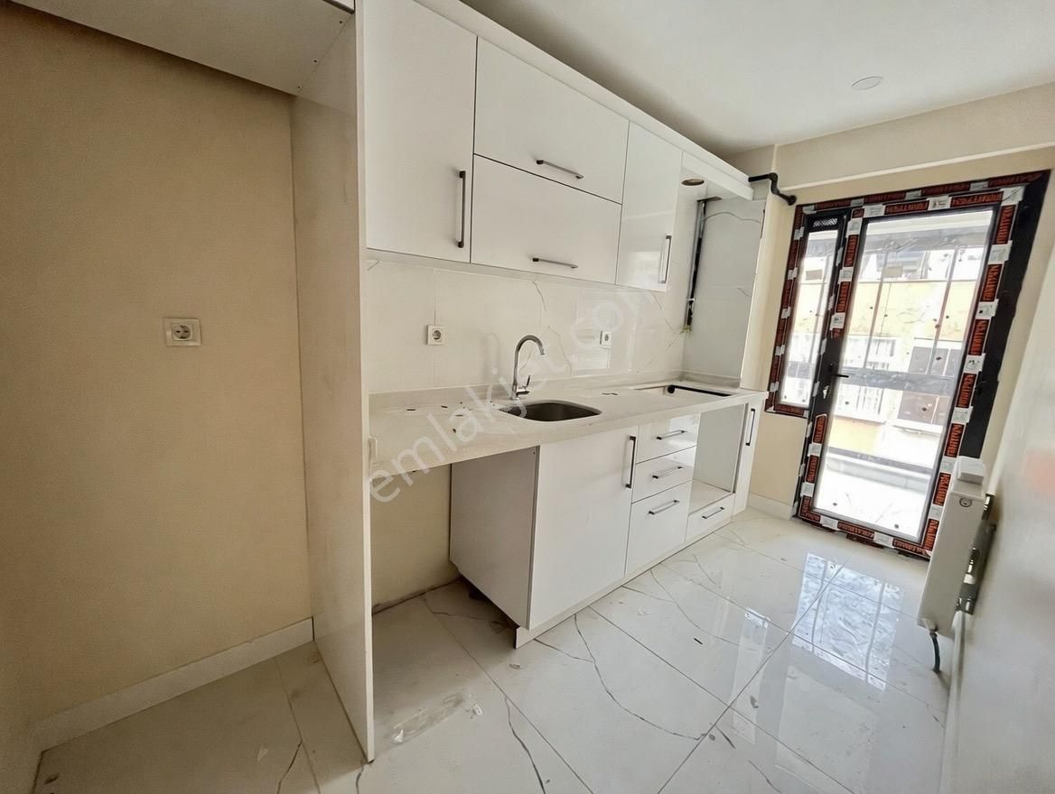 Loft'tan Sefaköy Merkezde Cadde Üzerinde 2+1 90m2 Sıfır Satılık Daire - Görsel 9