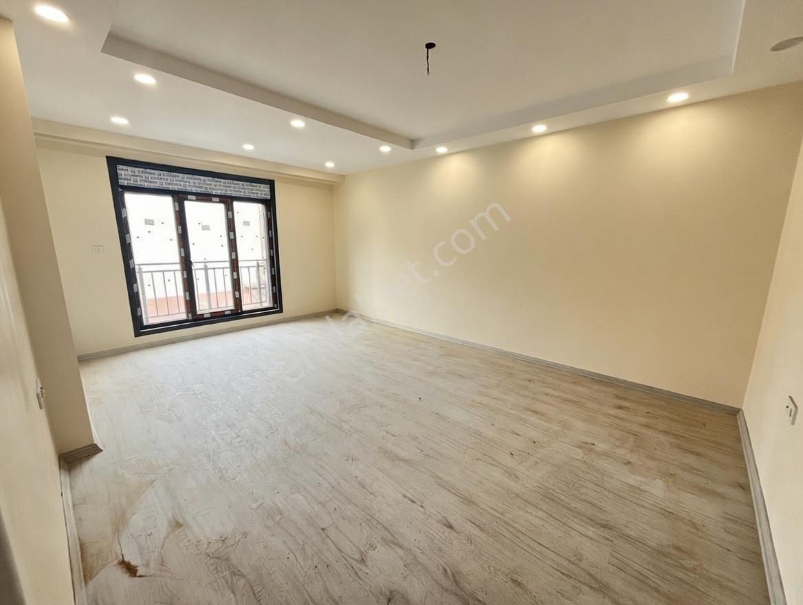 Loft'tan Sefaköy Merkezde Cadde Üzerinde 2+1 90m2 Sıfır Satılık Daire - Görsel 3