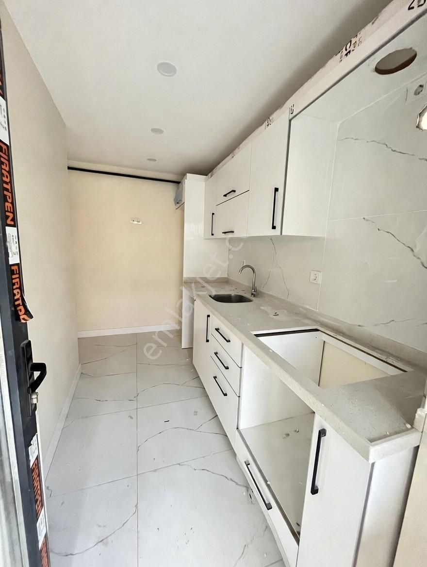Loft'tan Sefaköy Merkezde Cadde Üzerinde 2+1 90m2 Sıfır Satılık Daire - Görsel 11