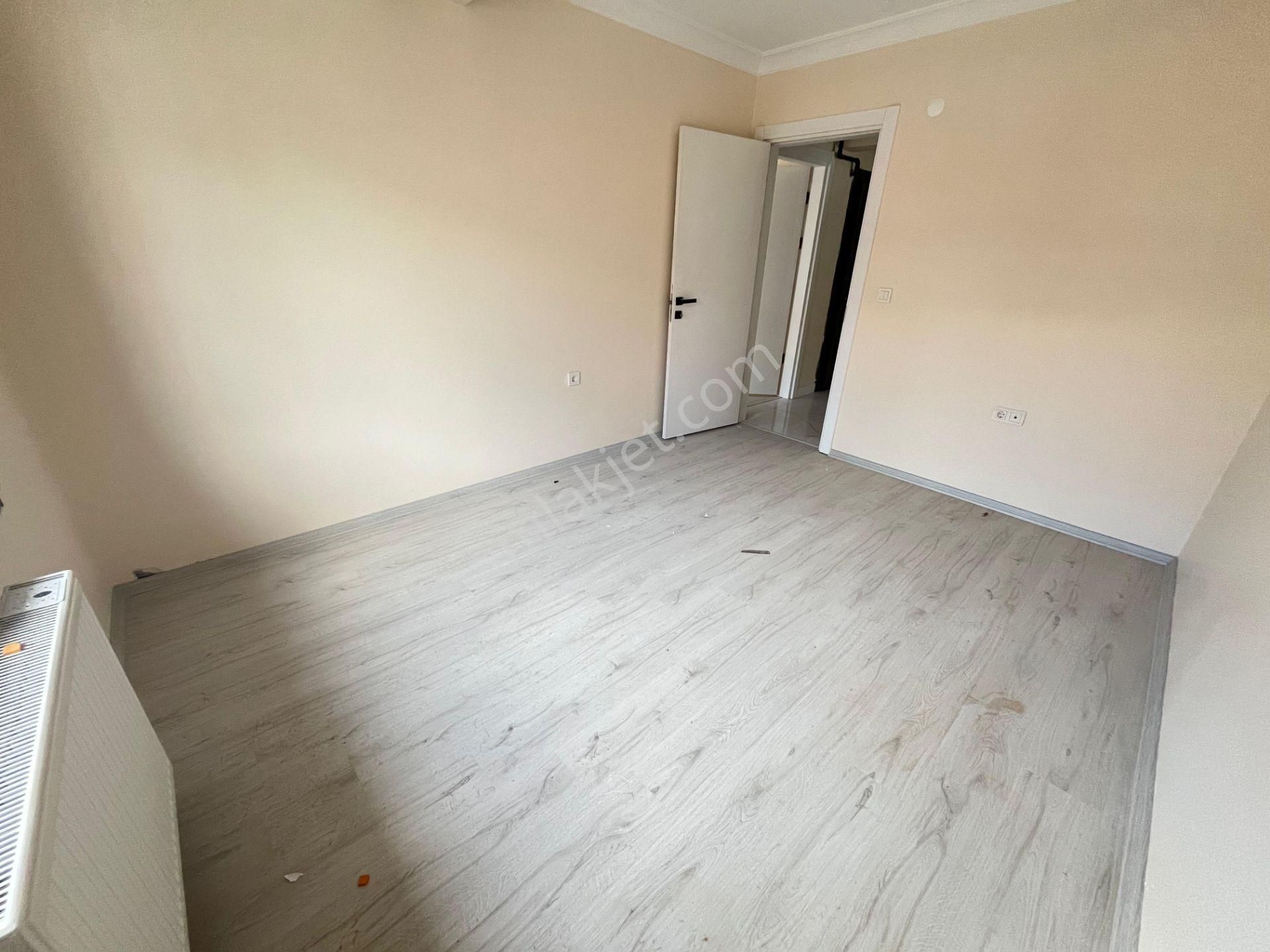Loft'tan Sefaköy Merkezde Cadde Üzerinde 2+1 90m2 Sıfır Satılık Daire - Görsel 16