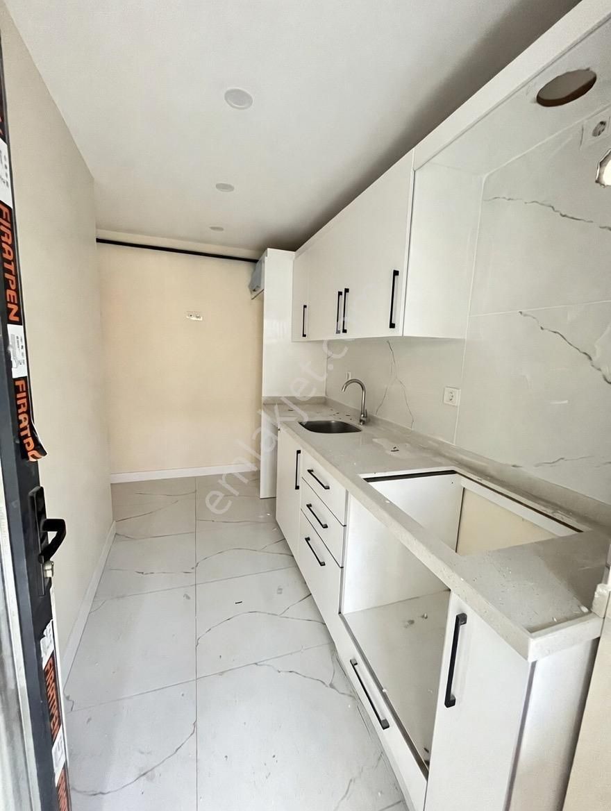 Loft'tan Sefaköy Merkezde Cadde Üzerinde 2+1 90m2 Sıfır Satılık Daire - Görsel 8