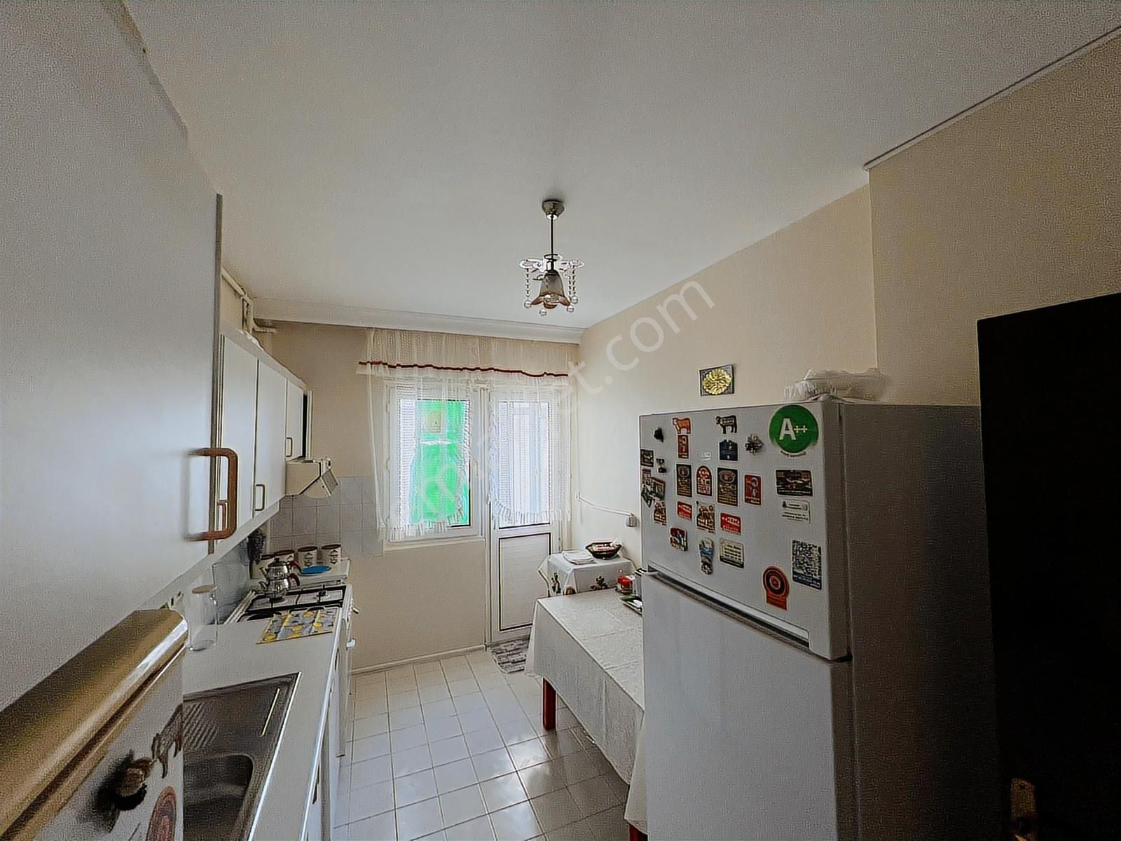 Mimaroba 1. Kısımda Cadde Üstü Kiralık 3+1 Daire - Görsel 3