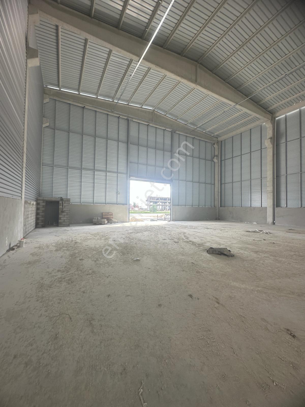 D-400 Üzeri Rampalı 2.000m2 İçerisinde 1000m2 Köşebaşı Depo - Görsel 3