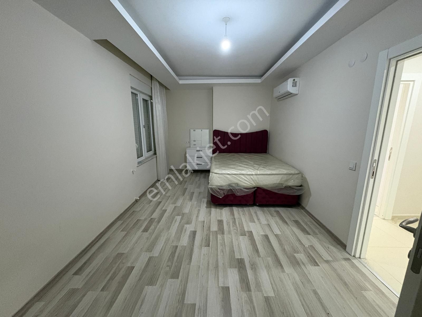 Yüzme Havuzlu , Otoparklı , Saunalı Site İçinde Fırsat 2+1 Daire - Görsel 8