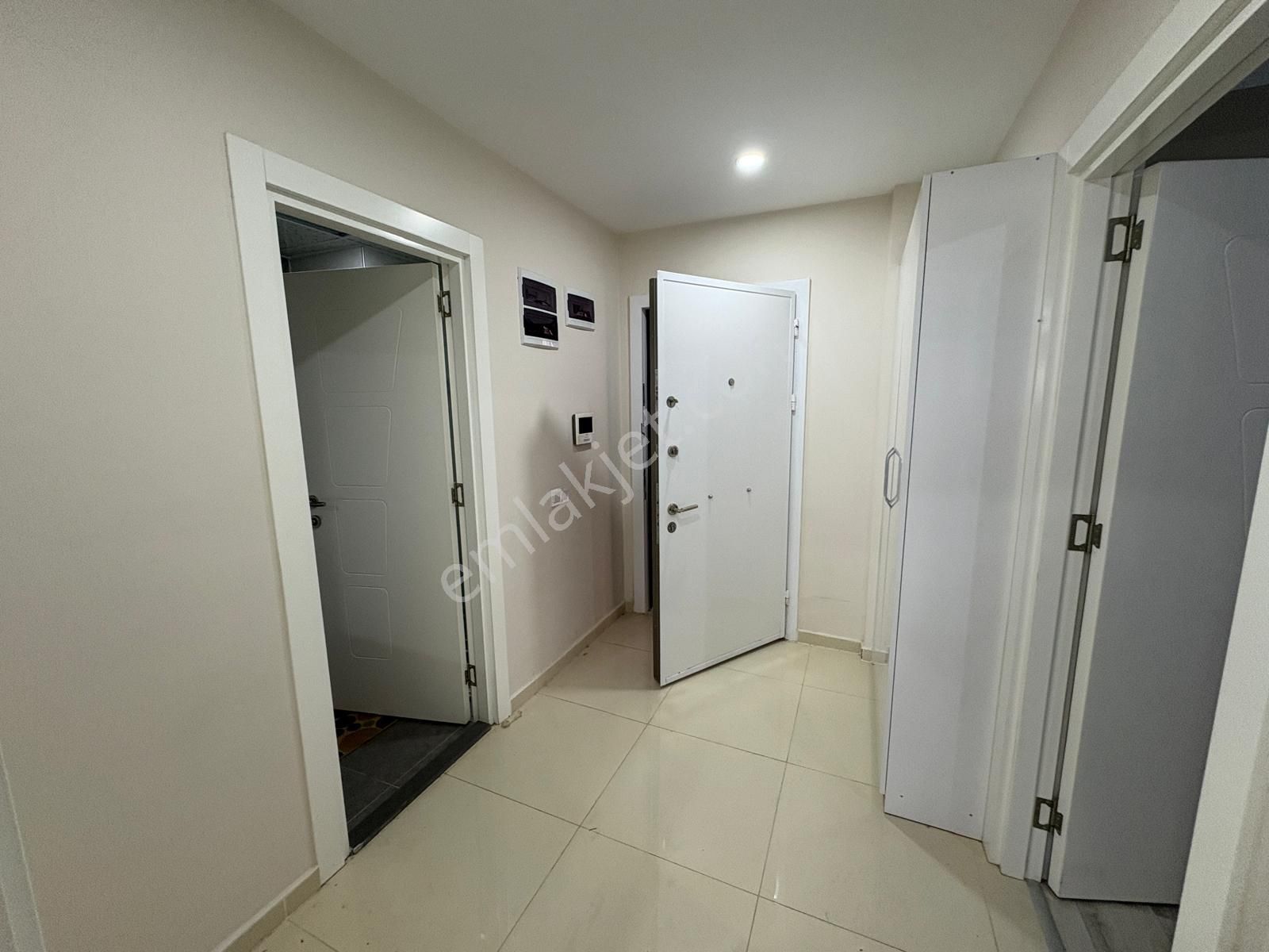 Yüzme Havuzlu , Otoparklı , Saunalı Site İçinde Fırsat 2+1 Daire - Görsel 16