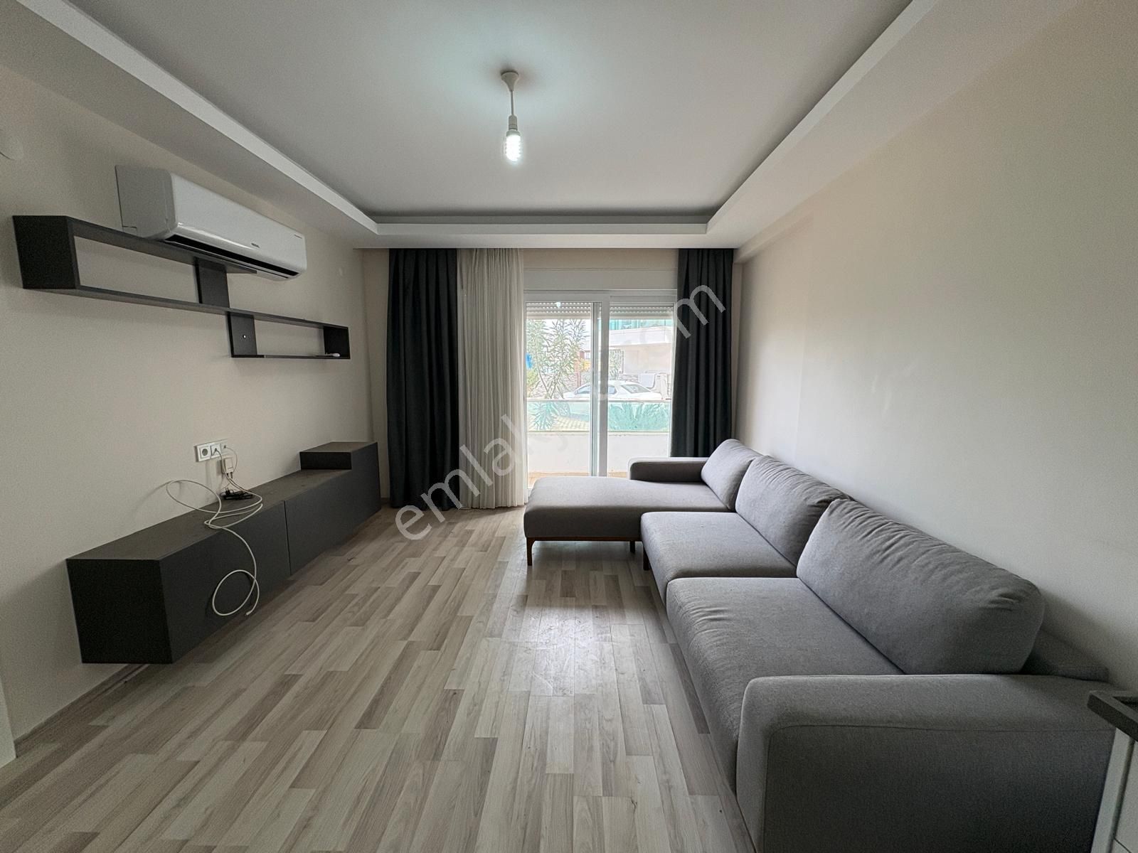 Yüzme Havuzlu , Otoparklı , Saunalı Site İçinde Fırsat 2+1 Daire - Görsel 4