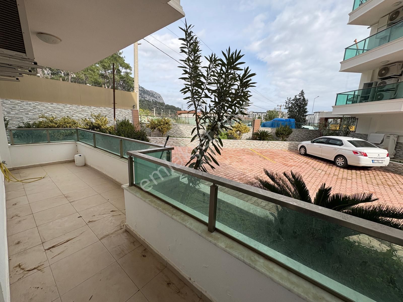 Yüzme Havuzlu , Otoparklı , Saunalı Site İçinde Fırsat 2+1 Daire - Görsel 21