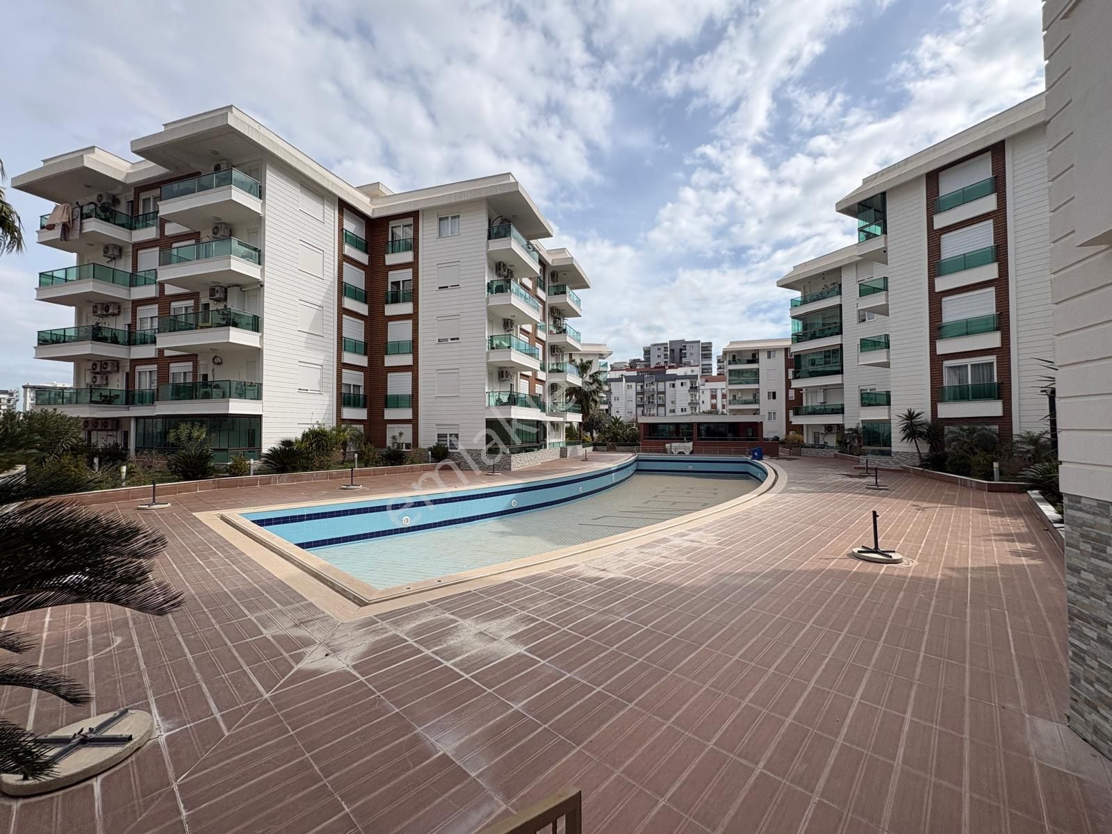 Yüzme Havuzlu , Otoparklı , Saunalı Site İçinde Fırsat 2+1 Daire - Görsel 24