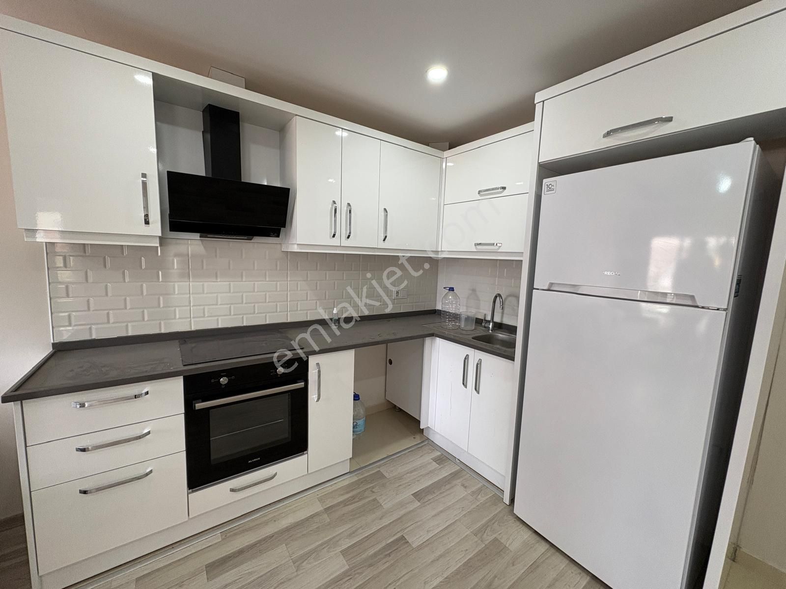 Yüzme Havuzlu , Otoparklı , Saunalı Site İçinde Fırsat 2+1 Daire - Görsel 6