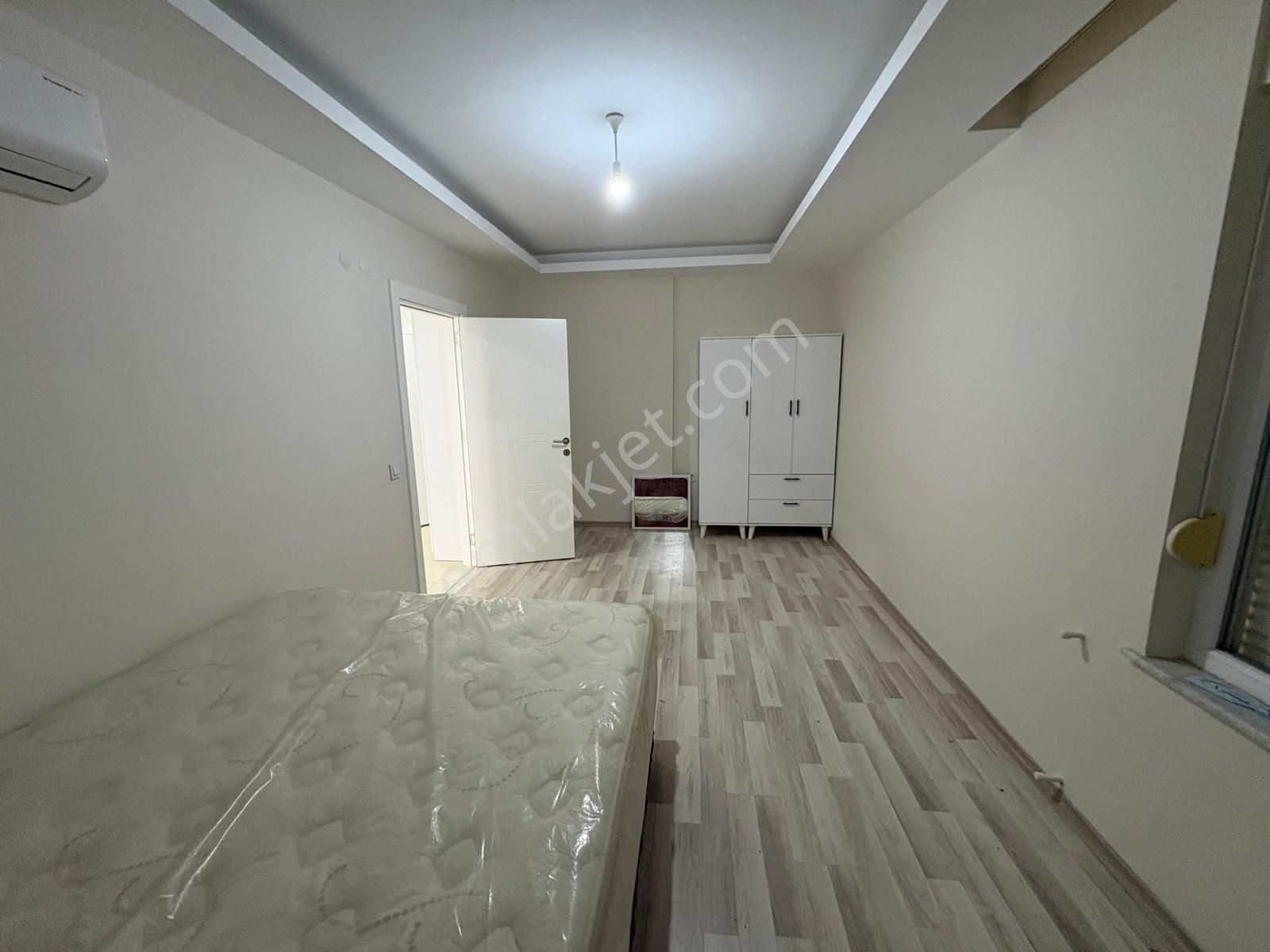 Yüzme Havuzlu , Otoparklı , Saunalı Site İçinde Fırsat 2+1 Daire - Görsel 12