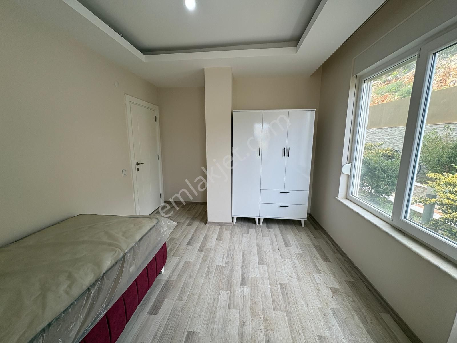 Yüzme Havuzlu , Otoparklı , Saunalı Site İçinde Fırsat 2+1 Daire - Görsel 14