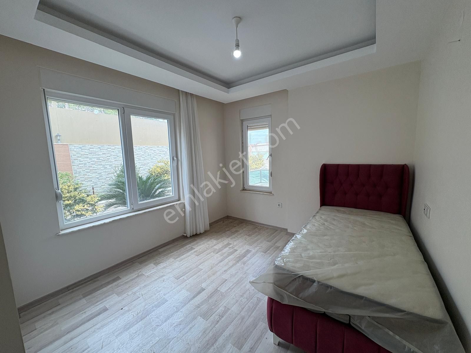 Yüzme Havuzlu , Otoparklı , Saunalı Site İçinde Fırsat 2+1 Daire - Görsel 13