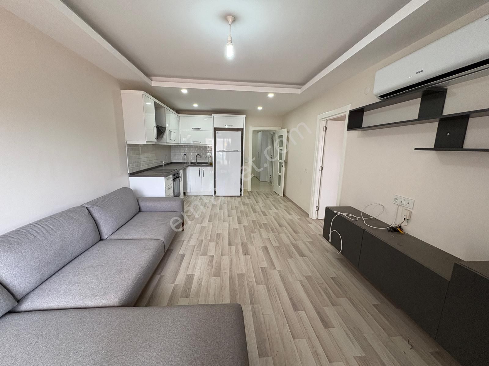 Yüzme Havuzlu , Otoparklı , Saunalı Site İçinde Fırsat 2+1 Daire - Görsel 2