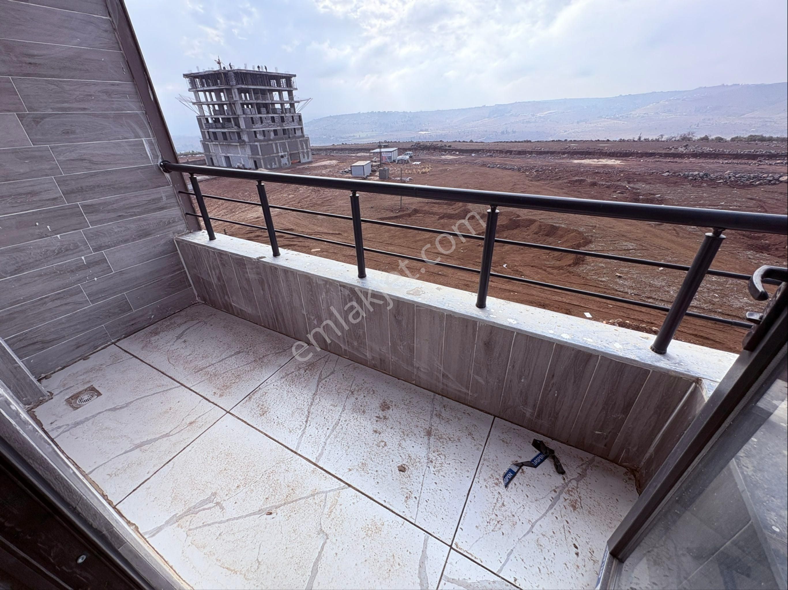 Süper Konumda Çift Balkon Arakat Lüx Daire - Görsel 24