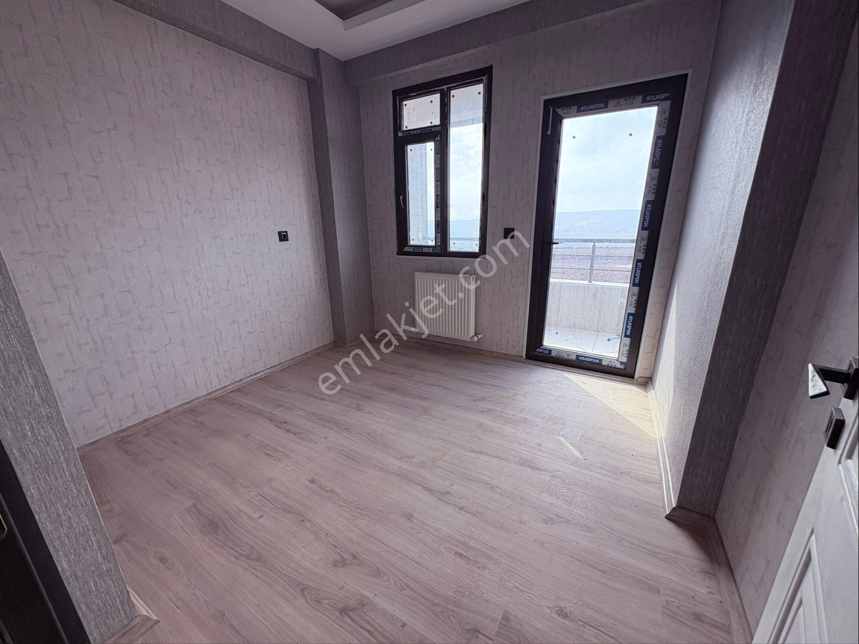 Süper Konumda Çift Balkon Arakat Lüx Daire - Görsel 22