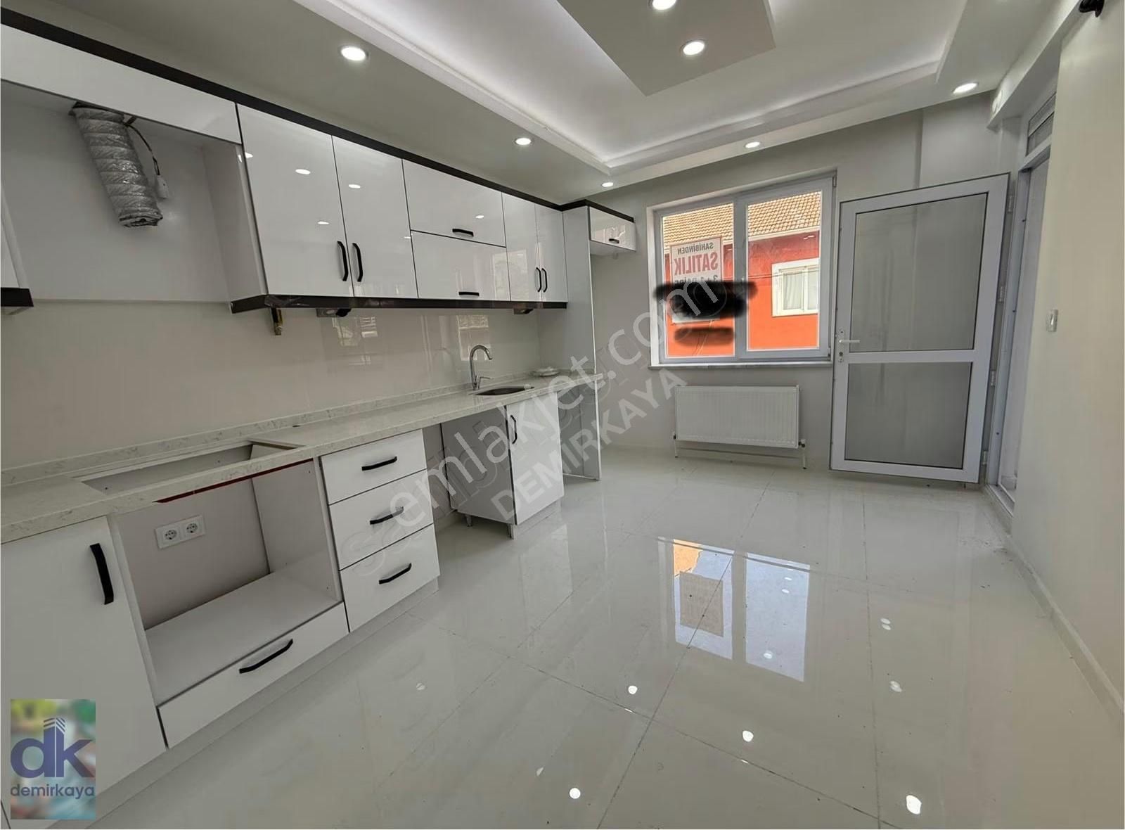 71 Evler Mahallesi Kafkas Cad. 50m Lüks 3+1 Daire