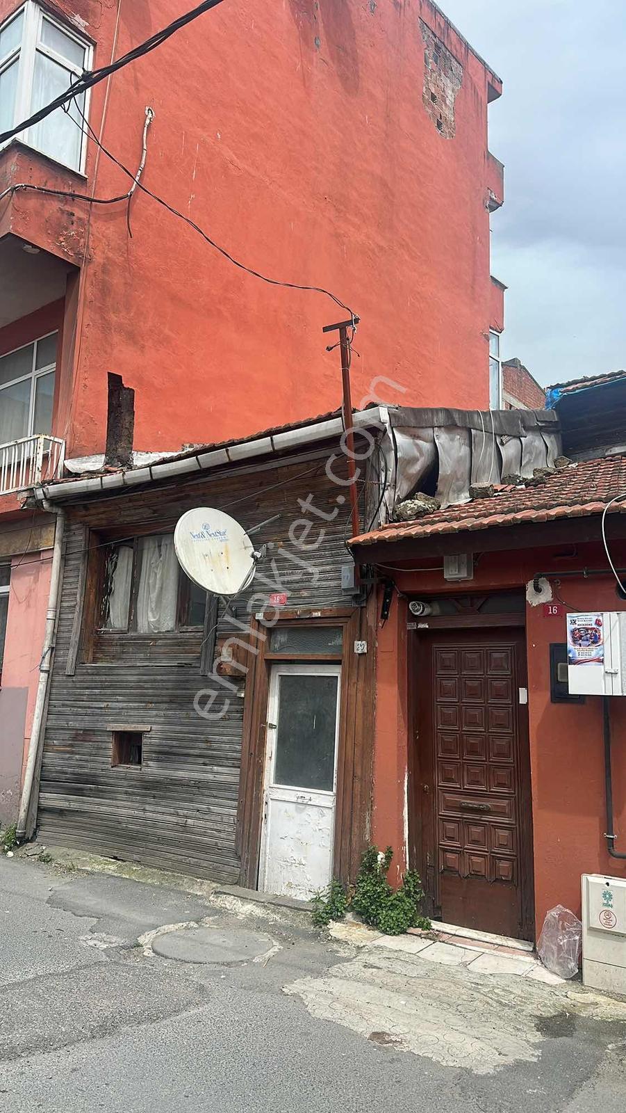 Denize 100 Metre Mesafede Satılık Bahçeli Müstakil Ev - Görsel 3