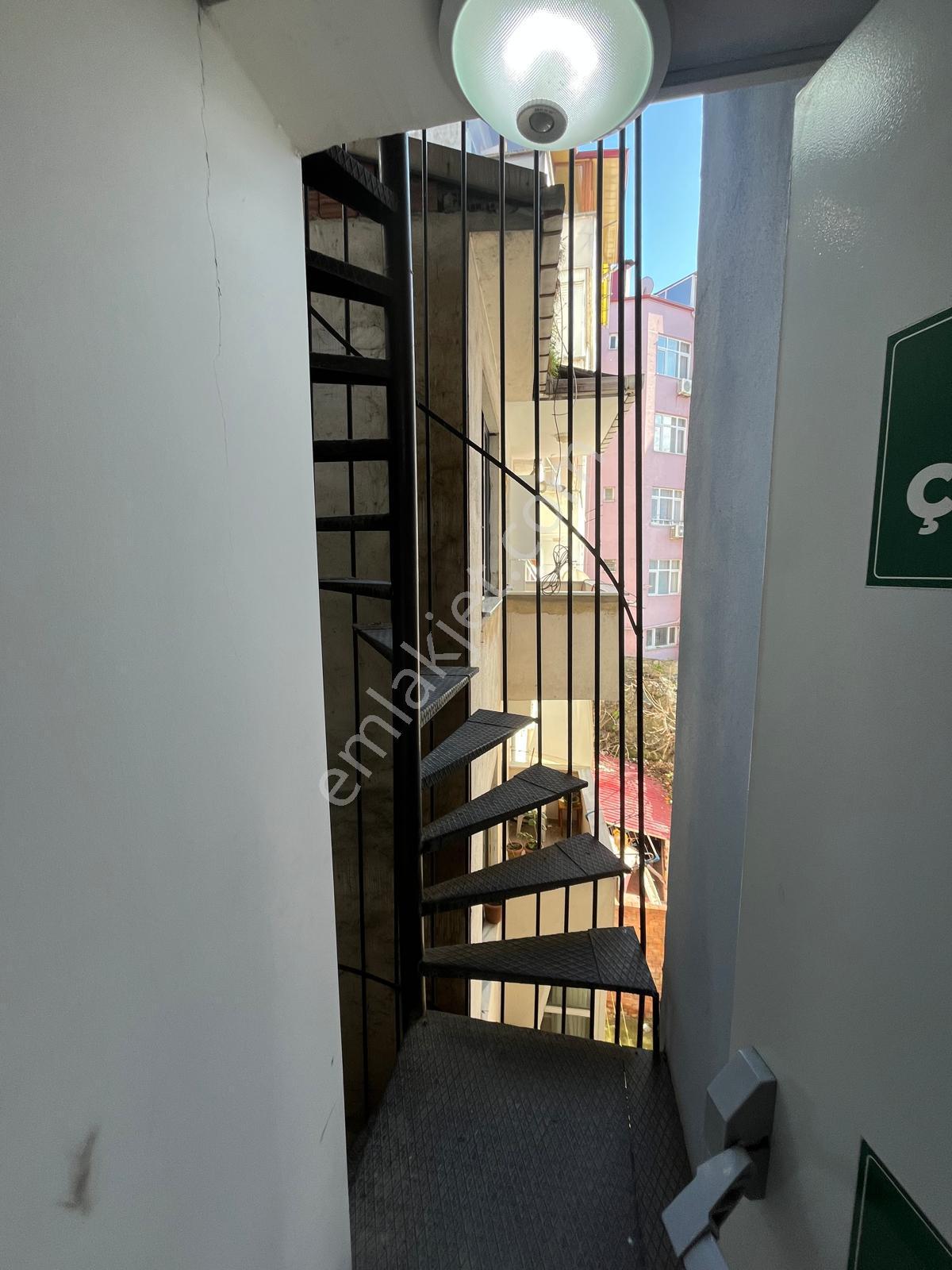 Trabzon Meydanda Komple Satılık İşyeri - Görsel 24