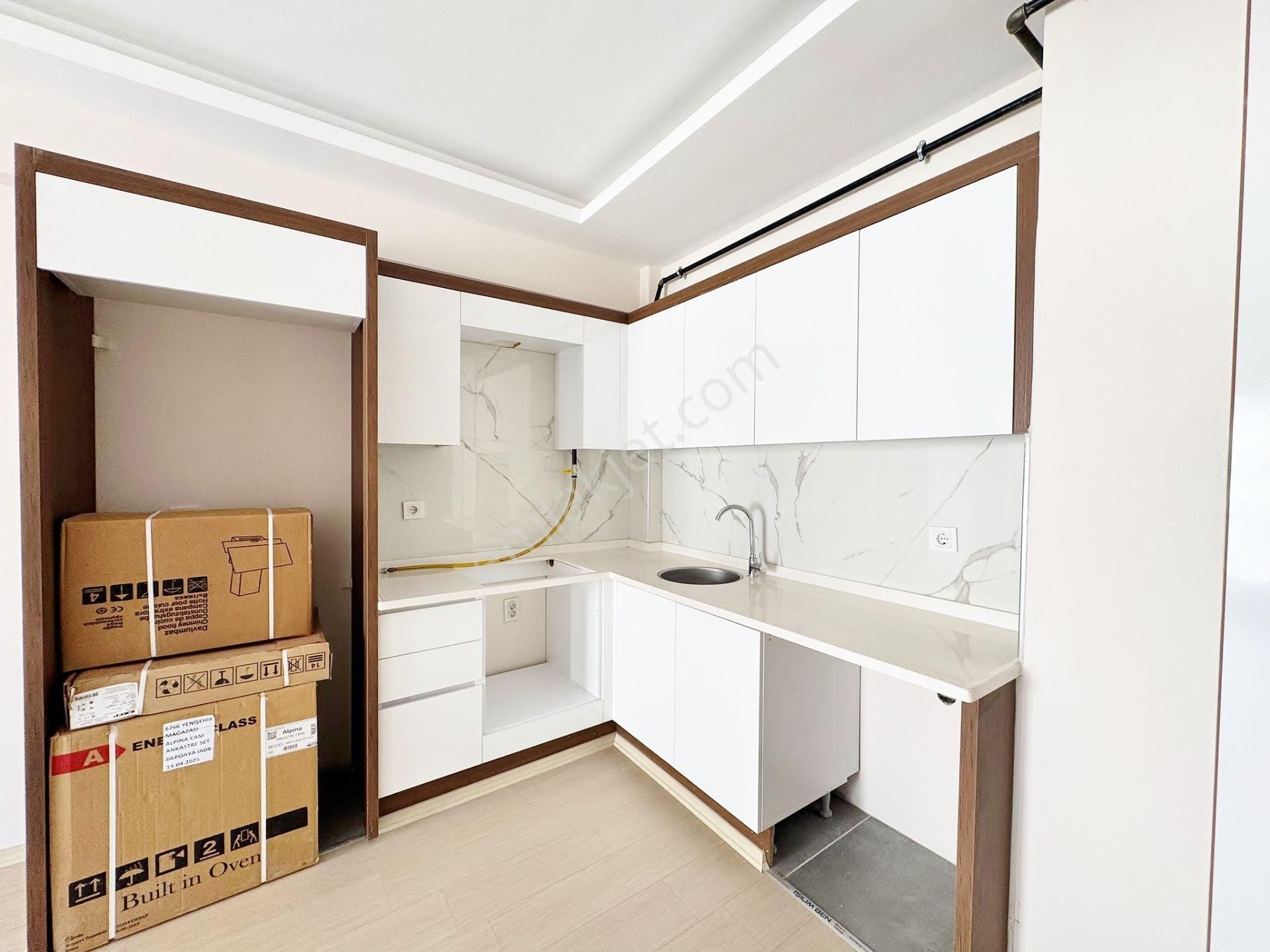 Menemen Seyrek Cadde Üzeri Kiralık Geniş Ara Kat 2+1 Sıfır Daire - Görsel 13