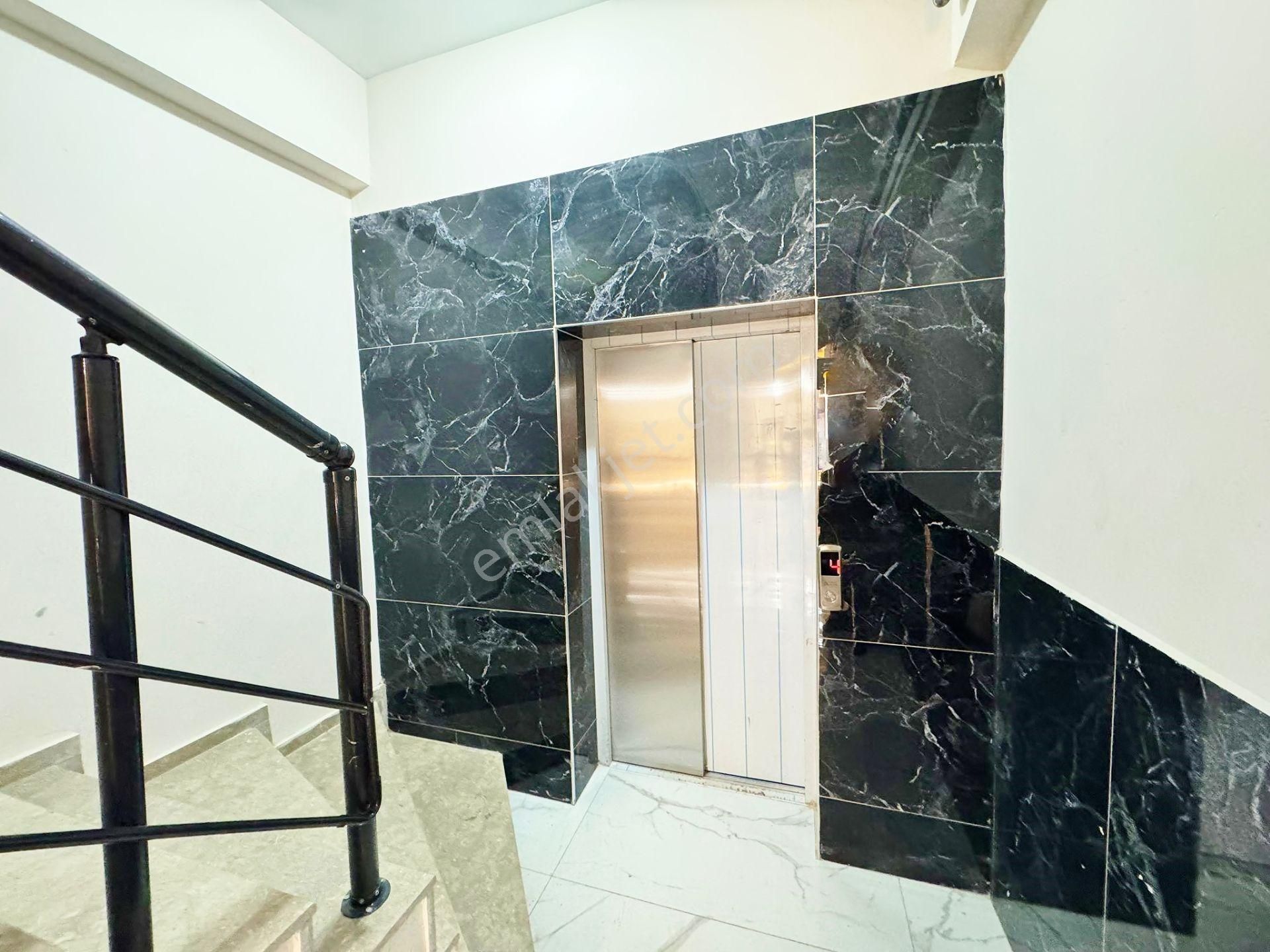 Menemen Seyrek Cadde Üzeri Kiralık Geniş Ara Kat 2+1 Sıfır Daire - Görsel 4