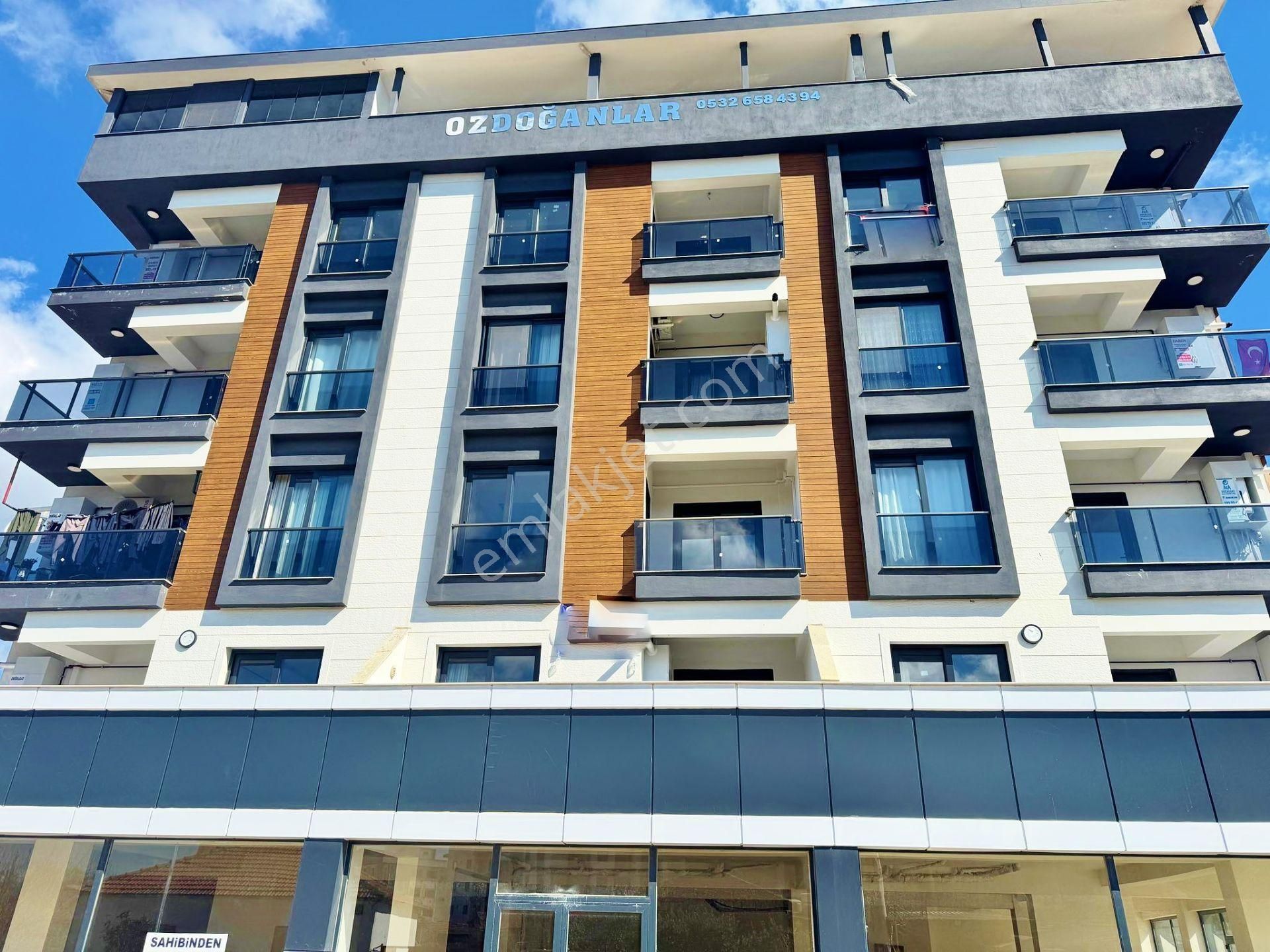 Menemen Seyrek Cadde Üzeri Kiralık Geniş Ara Kat 2+1 Sıfır Daire