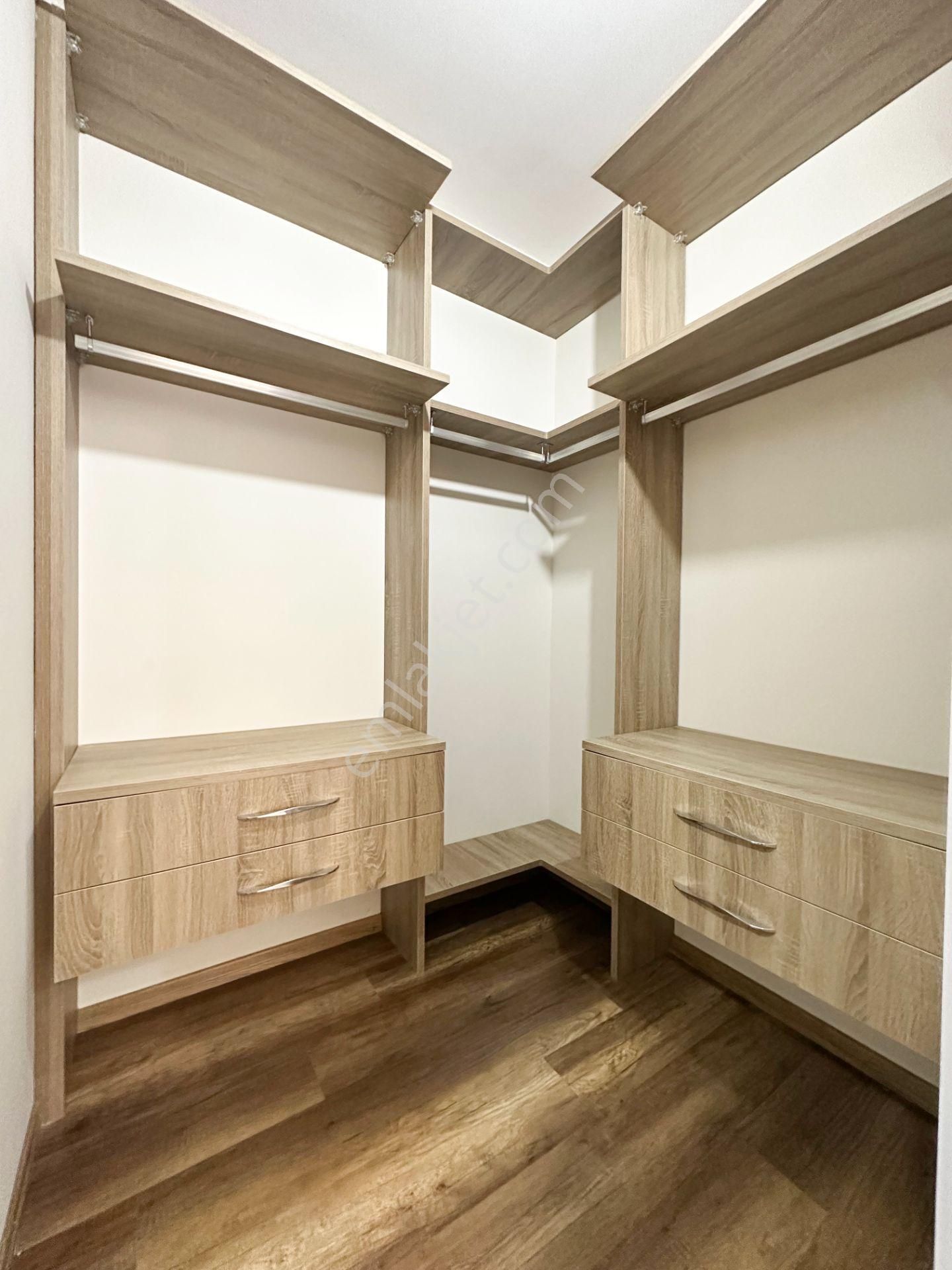 Cağaloğlu Tramvay Arası Sitede 4+1 Satılık Daire - Görsel 15