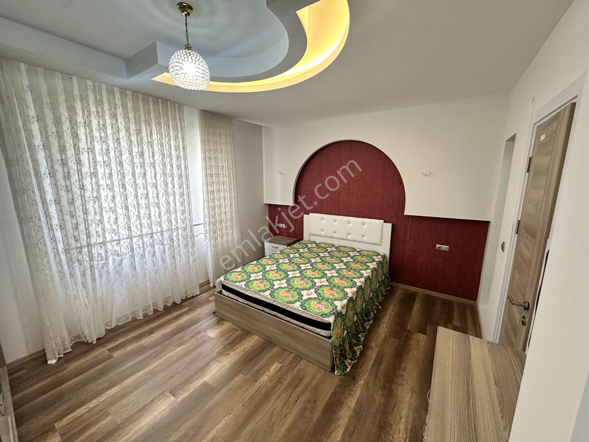 Cağaloğlu Tramvay Arası Sitede 4+1 Satılık Daire - Görsel 13