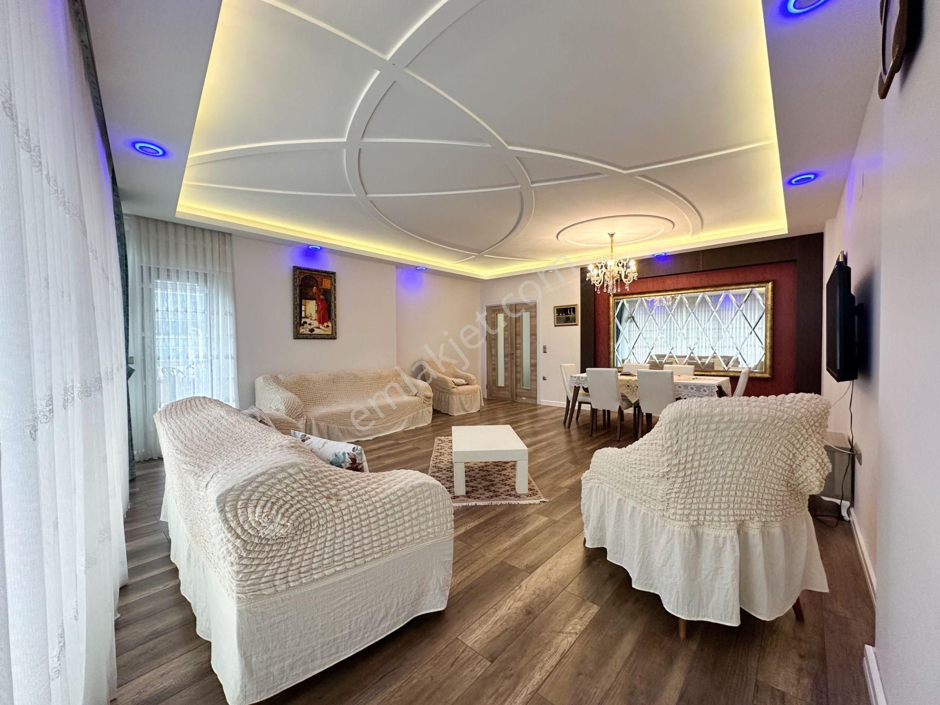 Cağaloğlu Tramvay Arası Sitede 4+1 Satılık Daire - Görsel 6