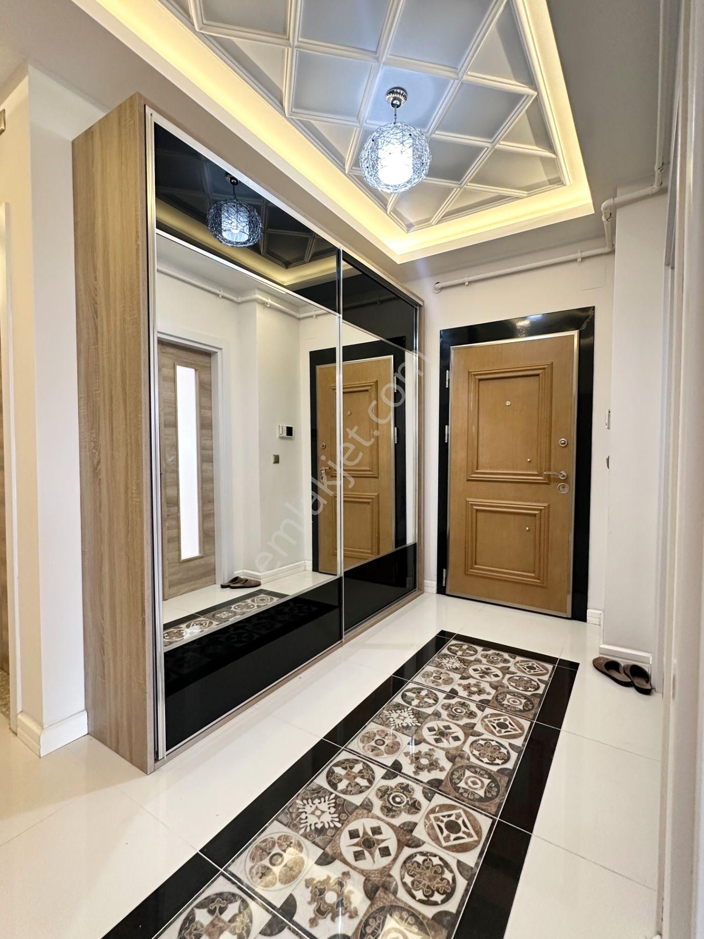 Cağaloğlu Tramvay Arası Sitede 4+1 Satılık Daire - Görsel 21