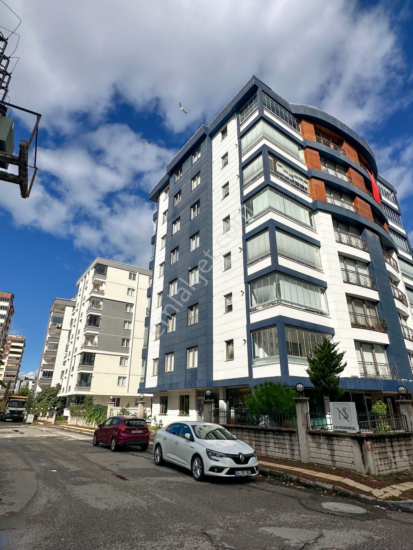 Cağaloğlu Tramvay Arası Sitede 4+1 Satılık Daire - Görsel 30