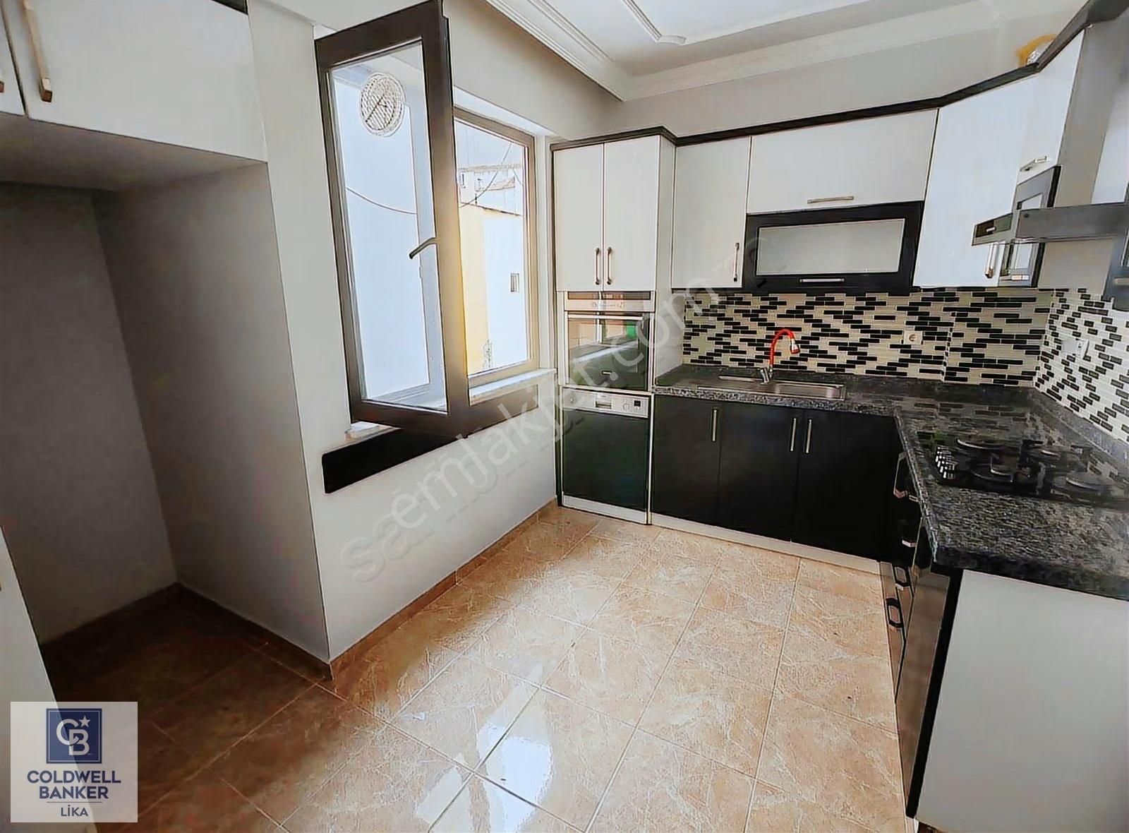 Şehrin Kalbinde Meydanda Satılık 3+1 Daire - Görsel 3