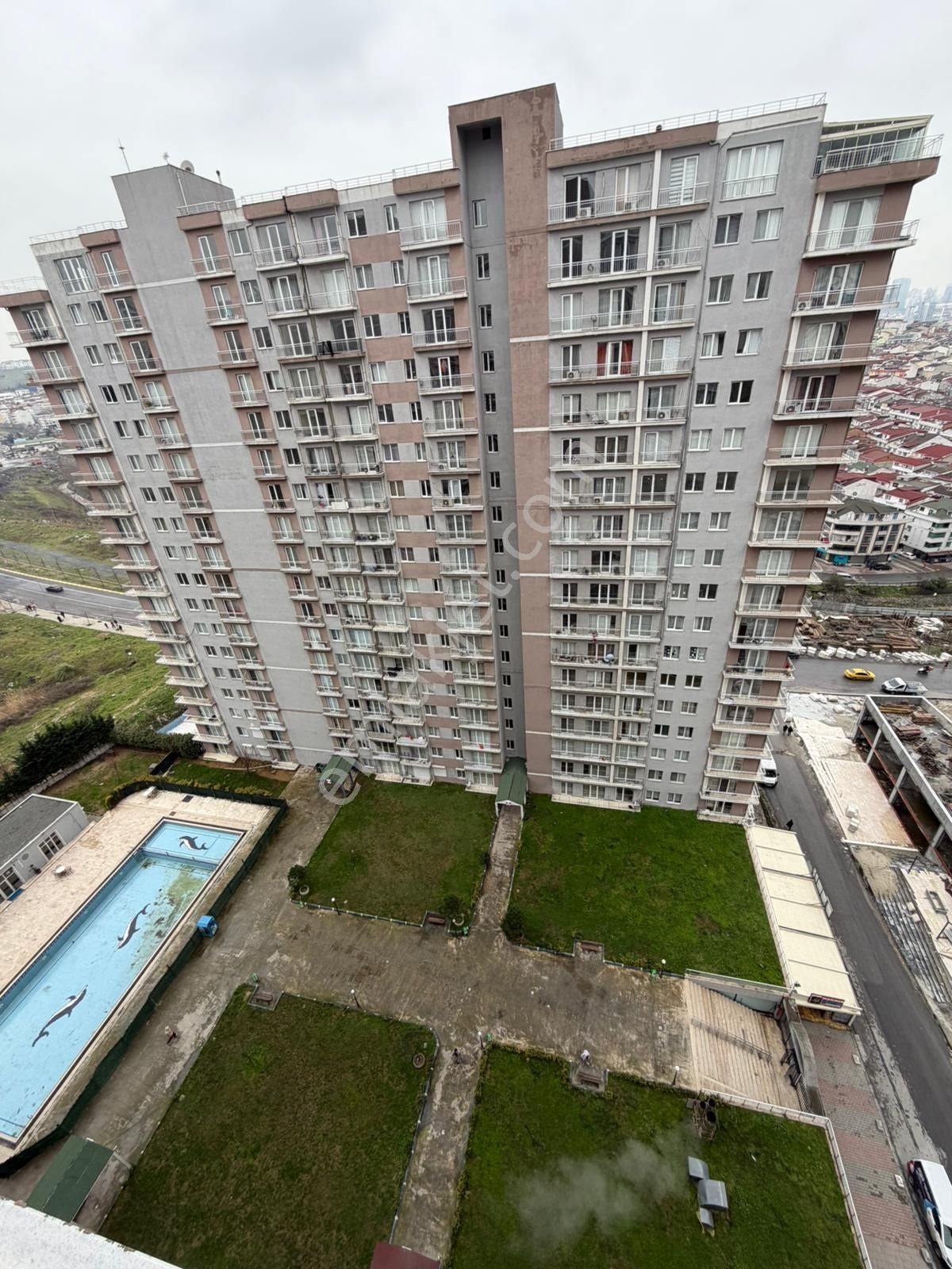 Merkezi Lokasyonda Site İçerisinde 1+1 Arakat Daire