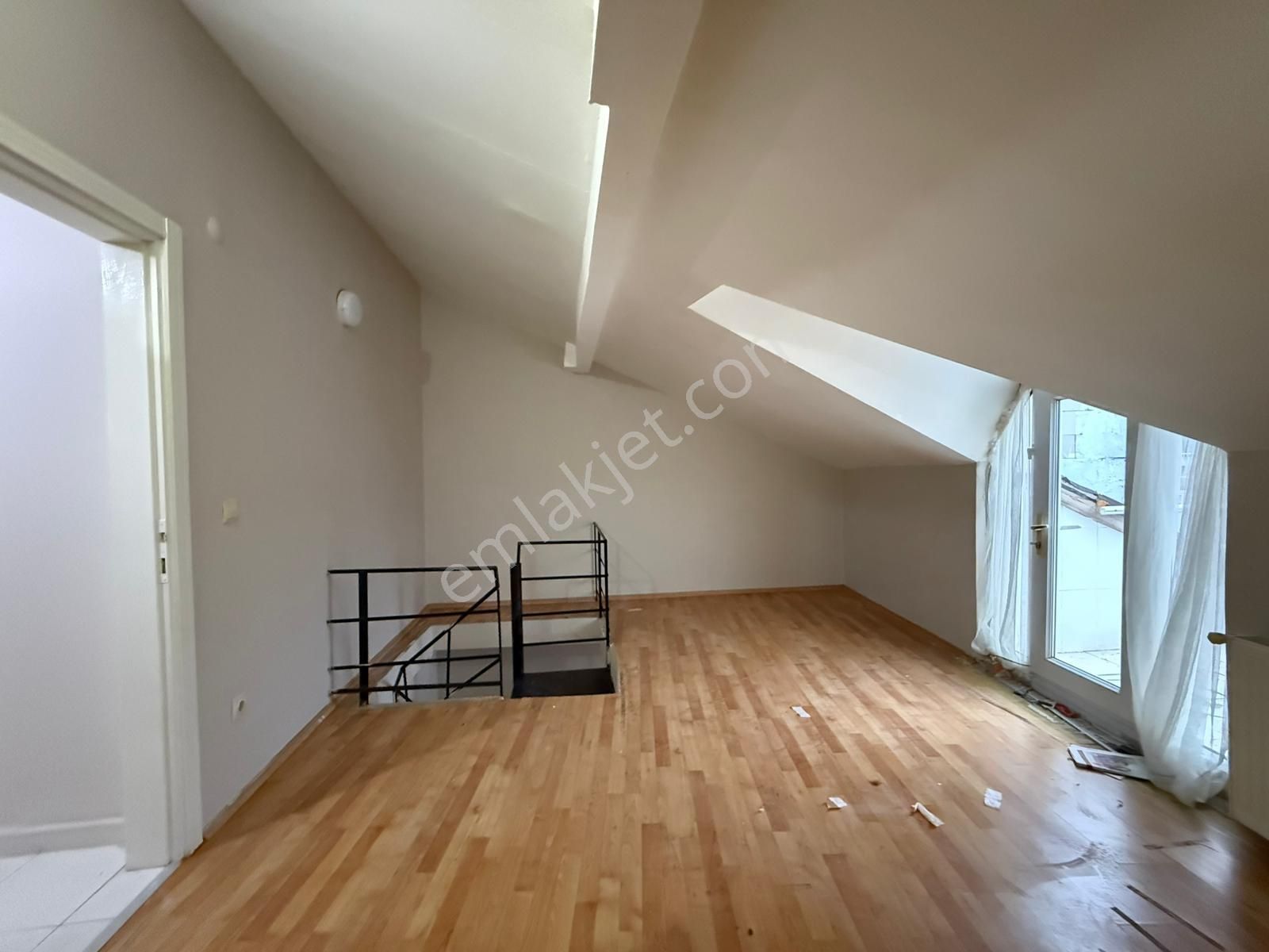 Kiralık Kıraç Hürriyet Mah'de 3+2 180 M² Teraslı Dubleks Daire - Görsel 18