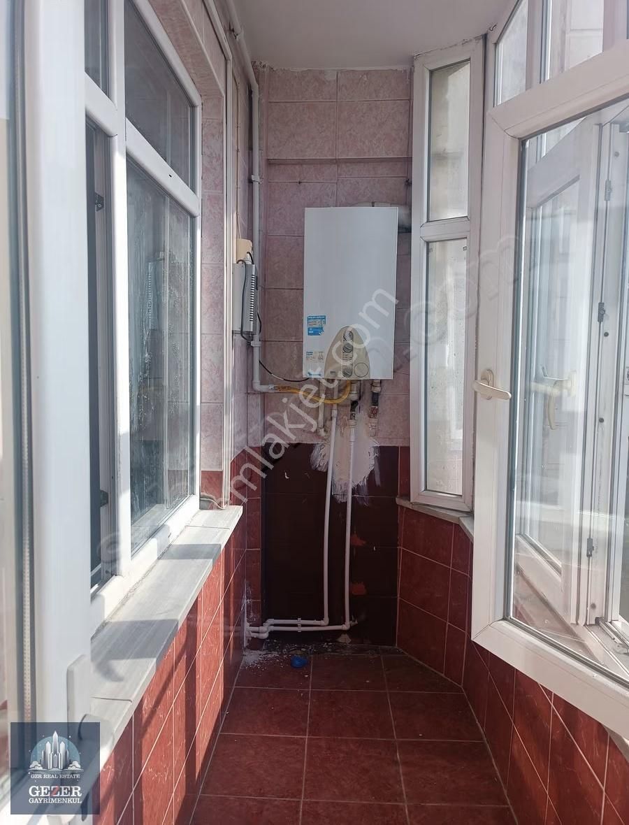 Küçükköy Meydanda Harika Konum'da Orta Kat Kiralık 2+1 Daire - Görsel 3