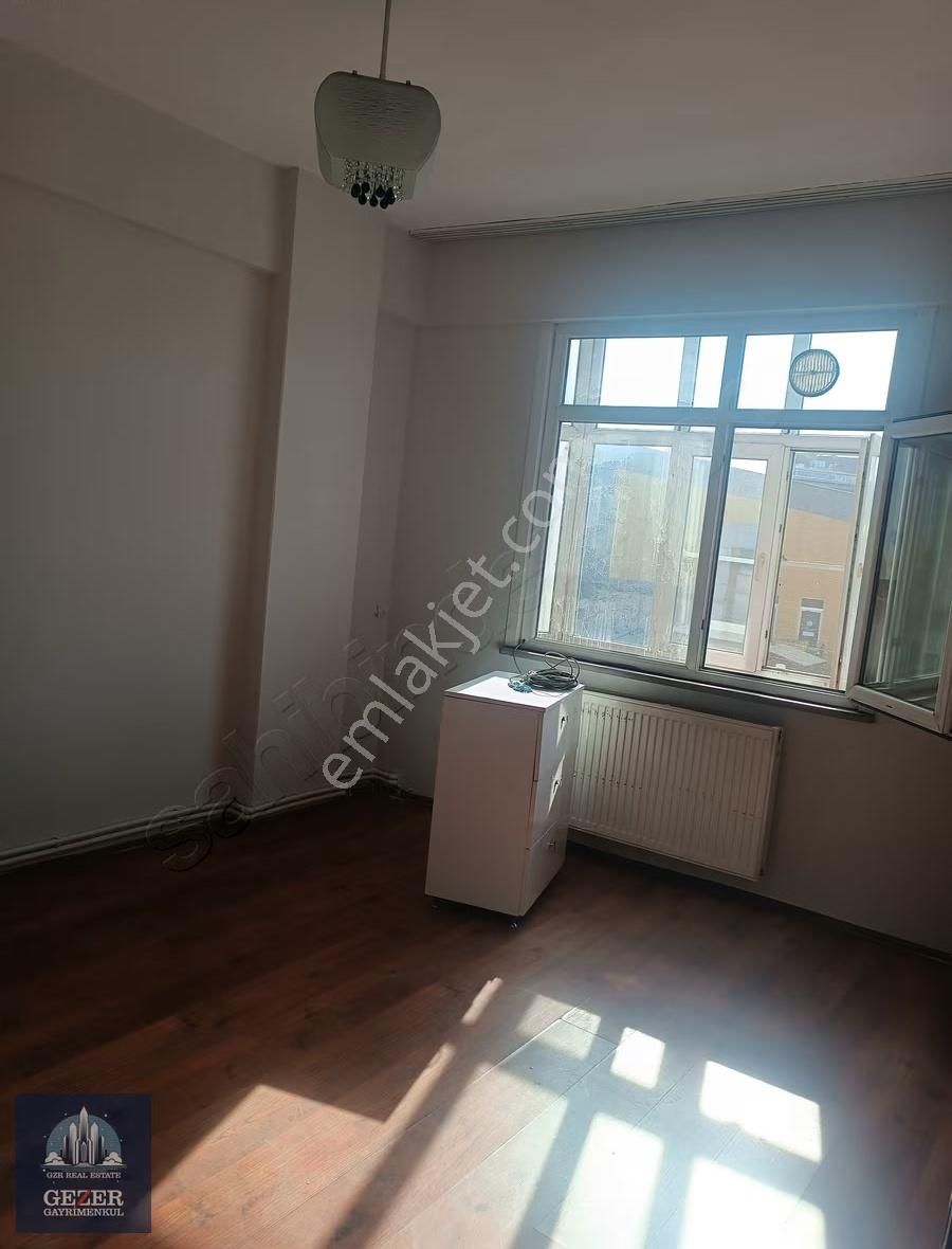 Küçükköy Meydanda Harika Konum'da Orta Kat Kiralık 2+1 Daire - Görsel 4