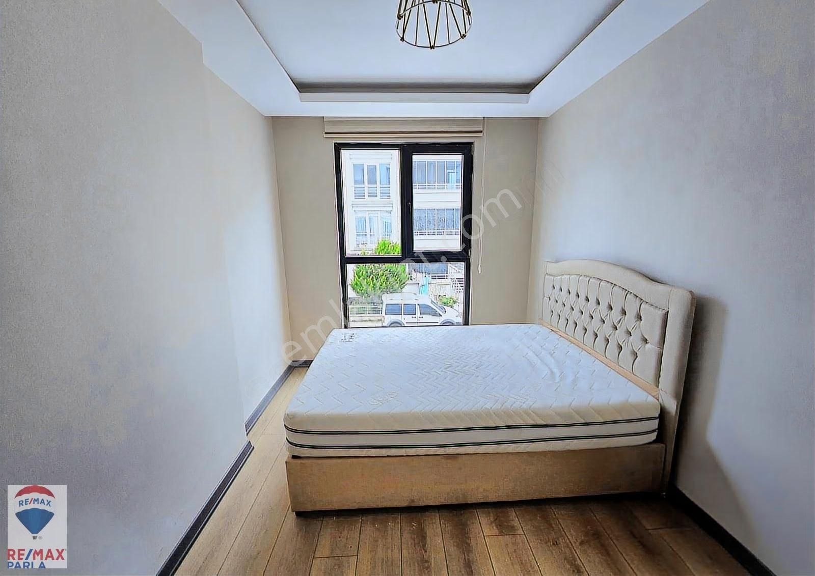 Tramvay Durağı Altında Satılık 1+1 Daire - Görsel 2