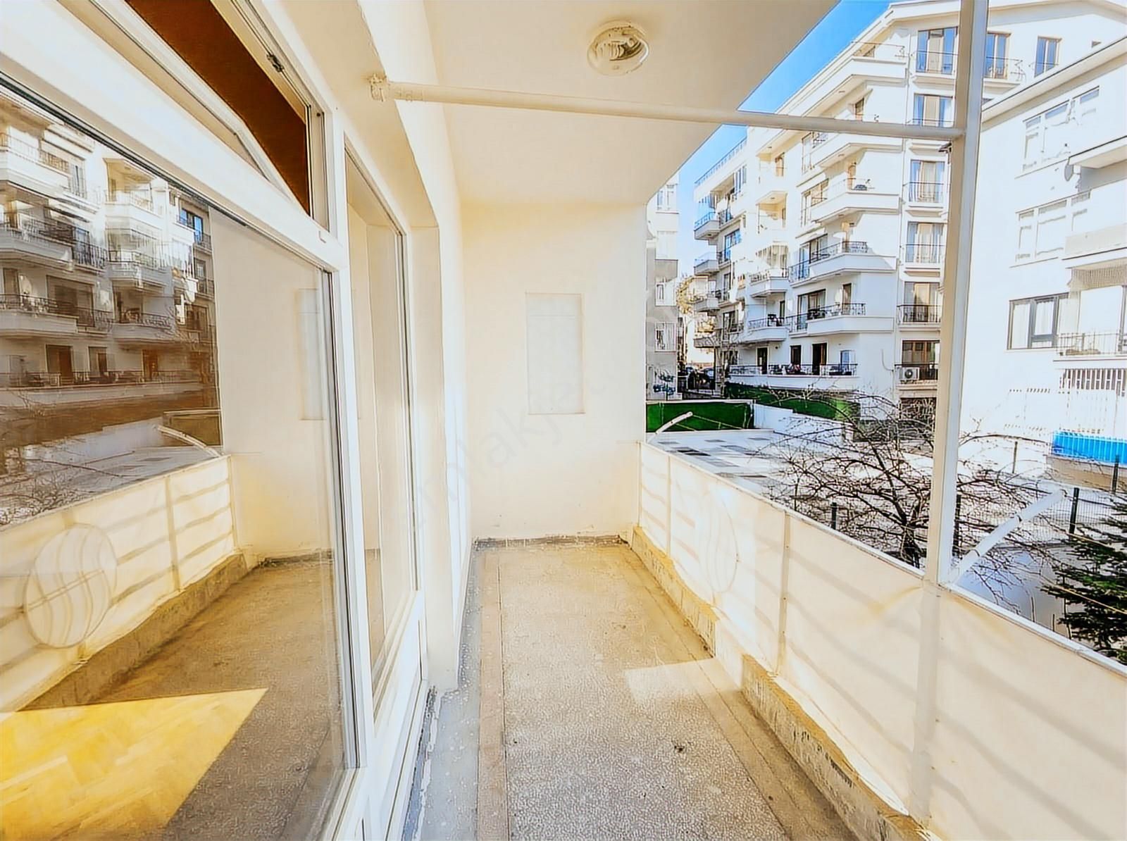 Ayrancı Yazanlar Sokak'ta, Otoparklı Ve Geniş Balkonlu 3+1 Daire - Görsel 16