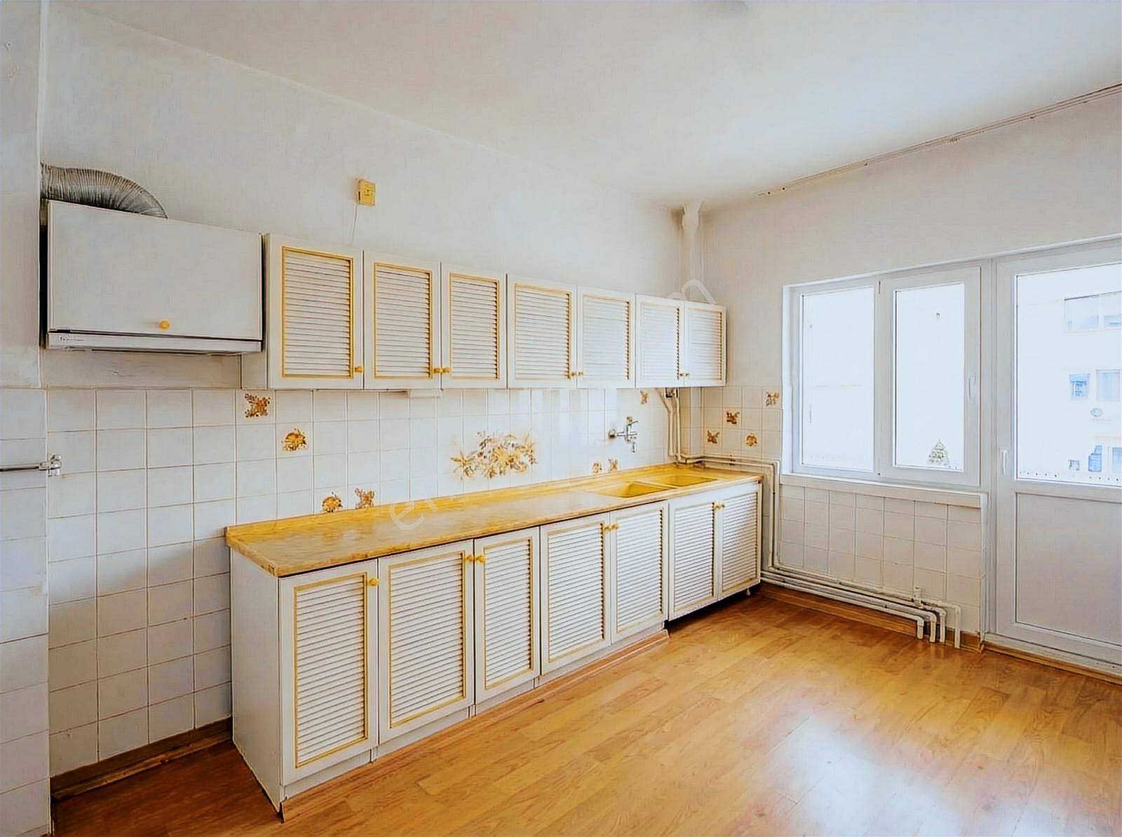 Ayrancı Yazanlar Sokak'ta, Otoparklı Ve Geniş Balkonlu 3+1 Daire - Görsel 15