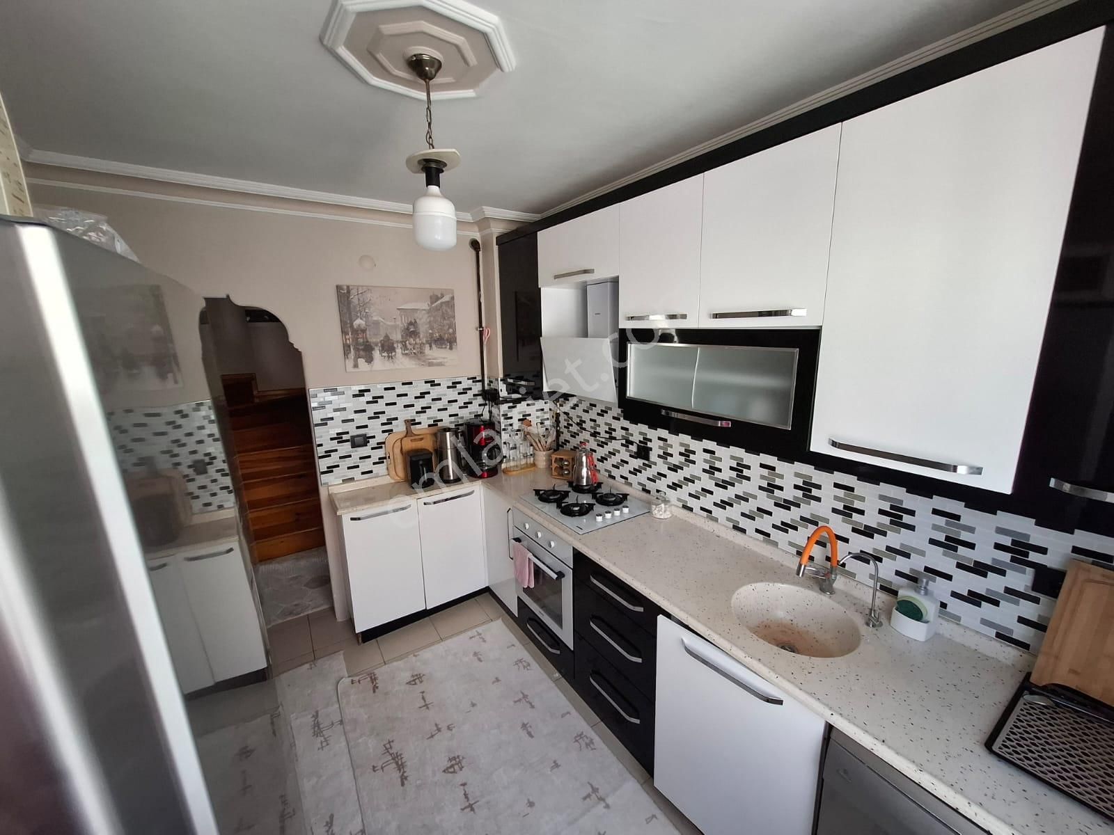 Kapalı Teraslı Ayrı Mutfaklı Masrafsız Geniş Dubleks - Görsel 5