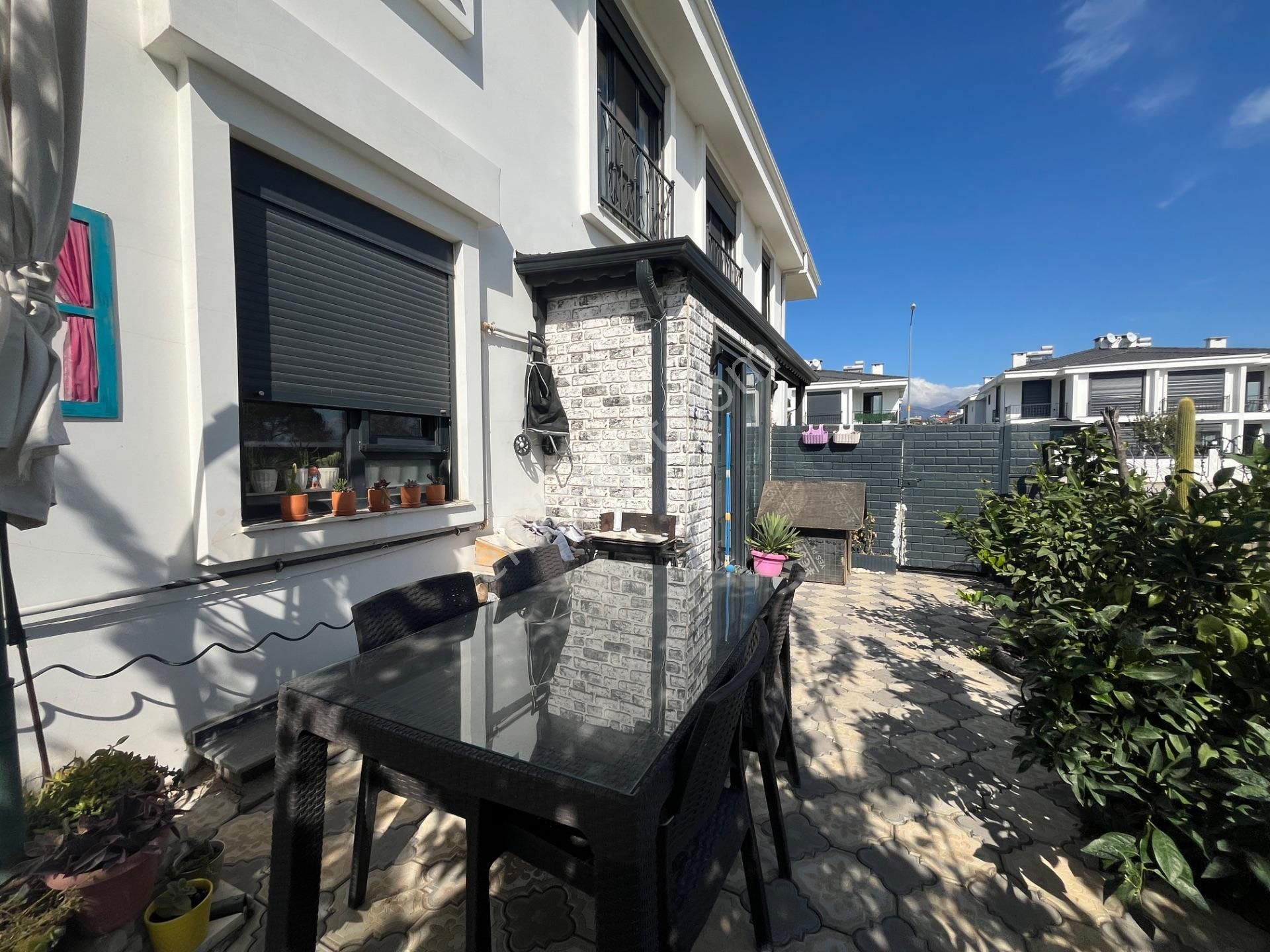 Cennetayağı'nda Lüks Konsept Özel Bir Yaşam Alanı - Görsel 35