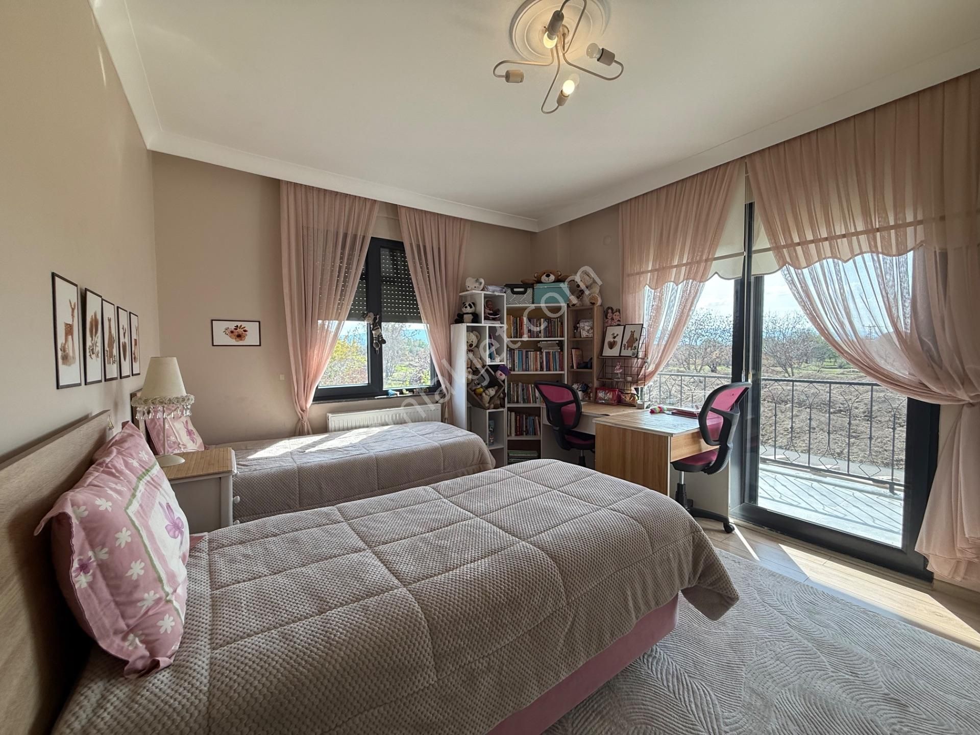 Cennetayağı'nda Lüks Konsept Özel Bir Yaşam Alanı - Görsel 23