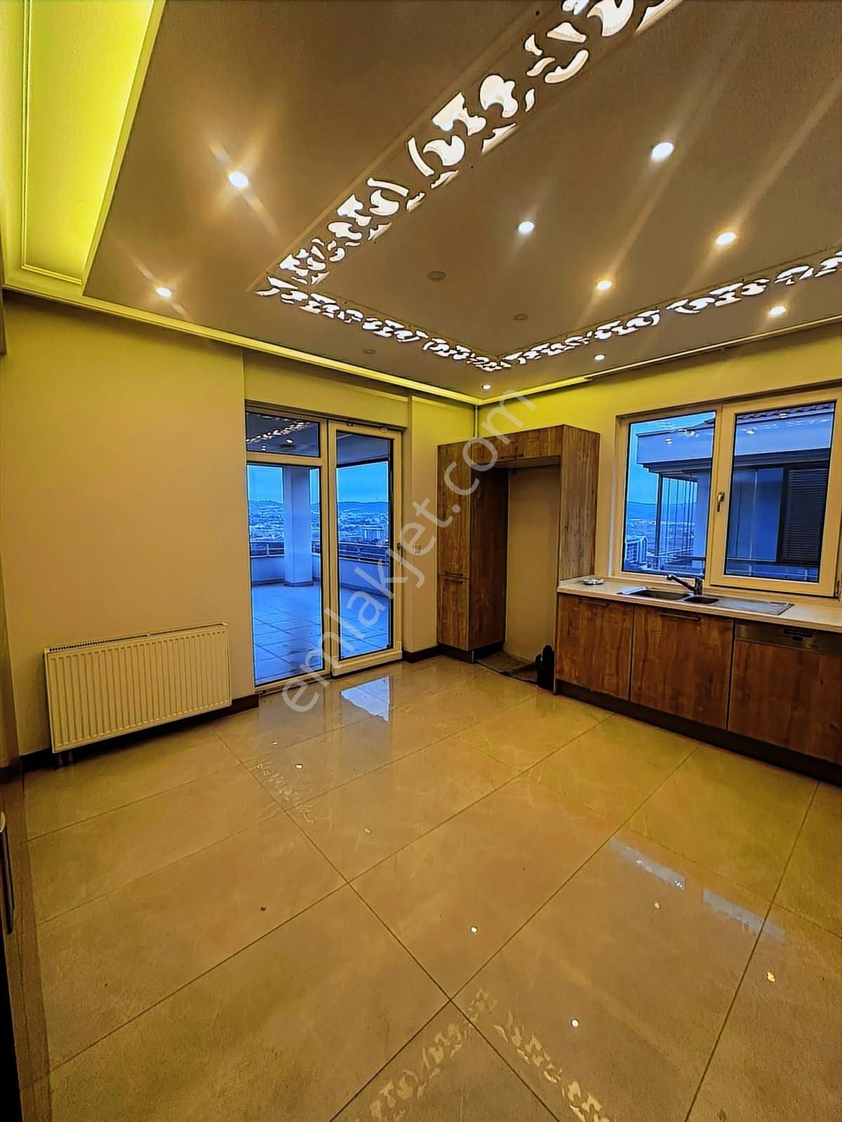 Remax Advantage'dan Balat Ormanı Manzaralı 4+1 Kiralık Daire - Görsel 2