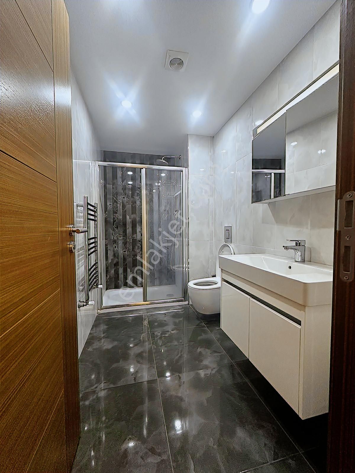 Remax Advantage'dan Balat Ormanı Manzaralı 4+1 Kiralık Daire - Görsel 14